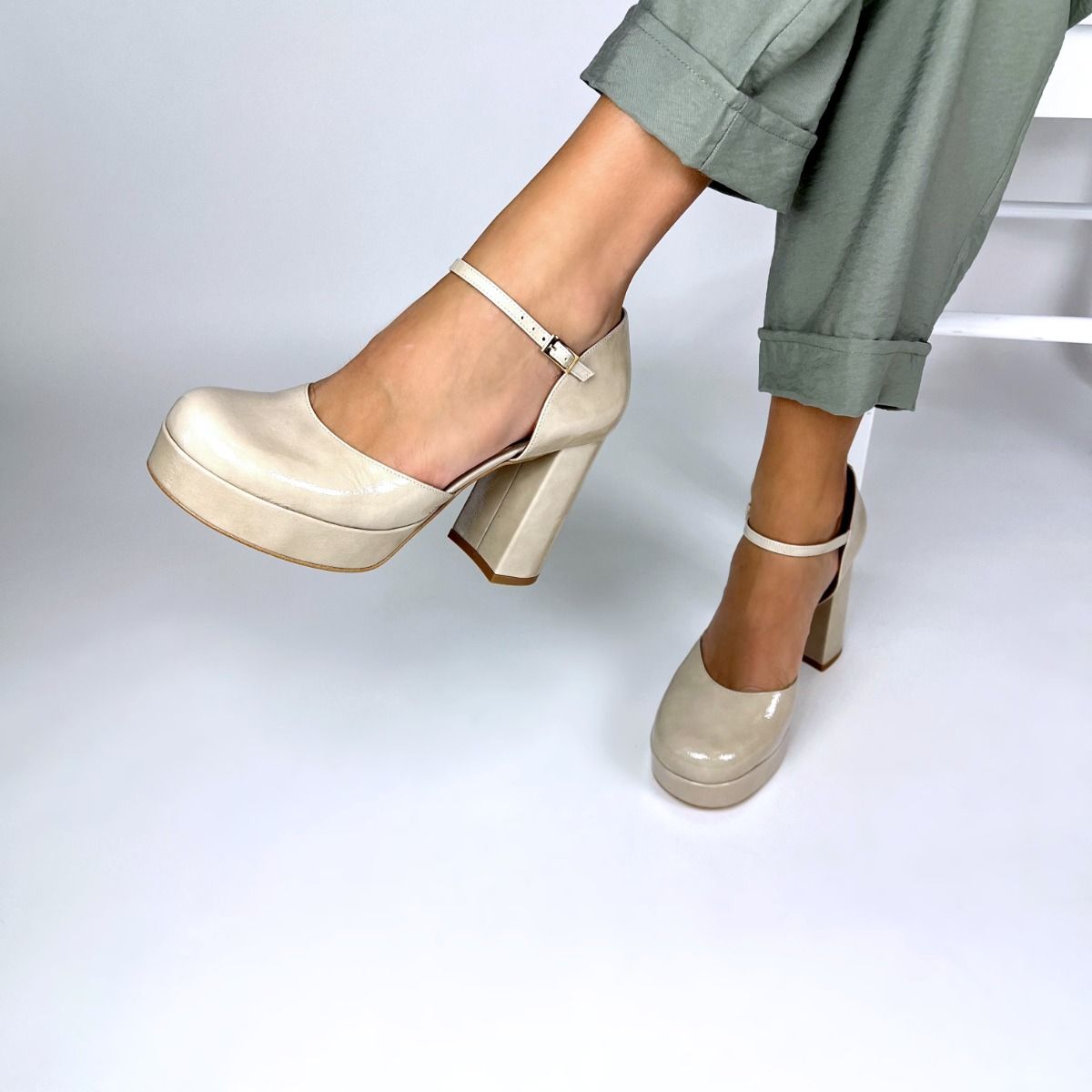 Angel Alarcon  23082-922A - Beige