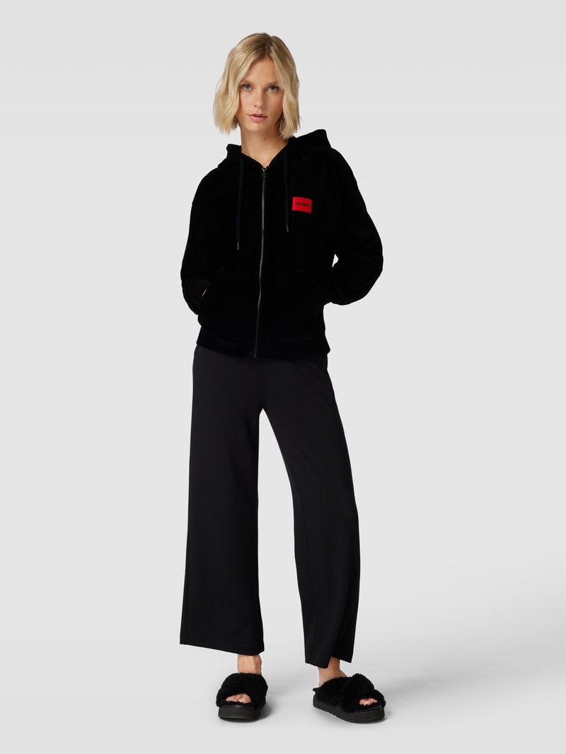 Sweatjacke mit Kapuze Modell 'VELVET' in schwarz