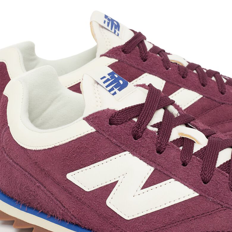 New Balance URC30RD nb burgundy
