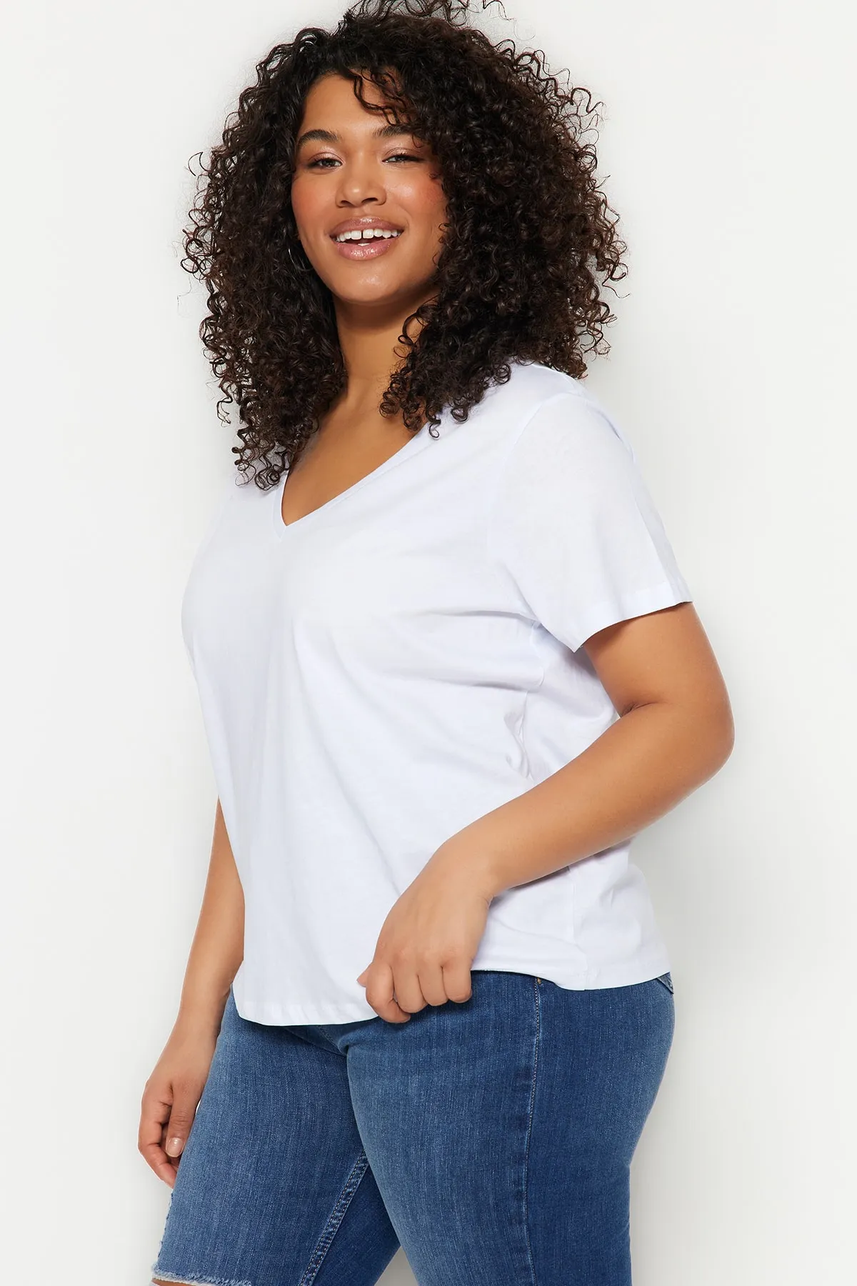 Trendyol Curve  Schwarz-weißes 2er-Pack Basic-Strick-T-Shirts TBSSS22TS0705