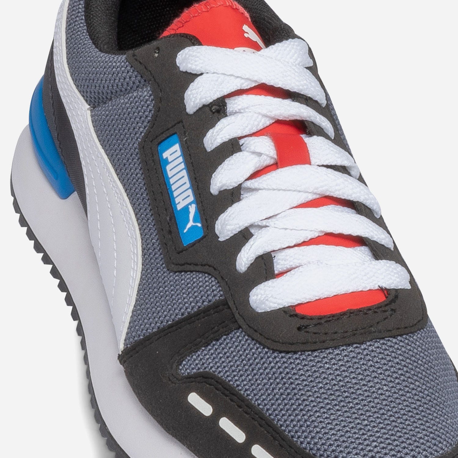 Tennis PUMA grise, noir, blanc et rouge