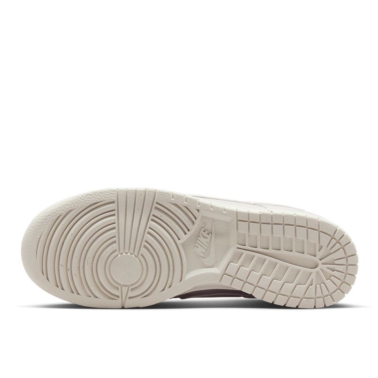 NIKE Wmns Dunk Low Next Nature 