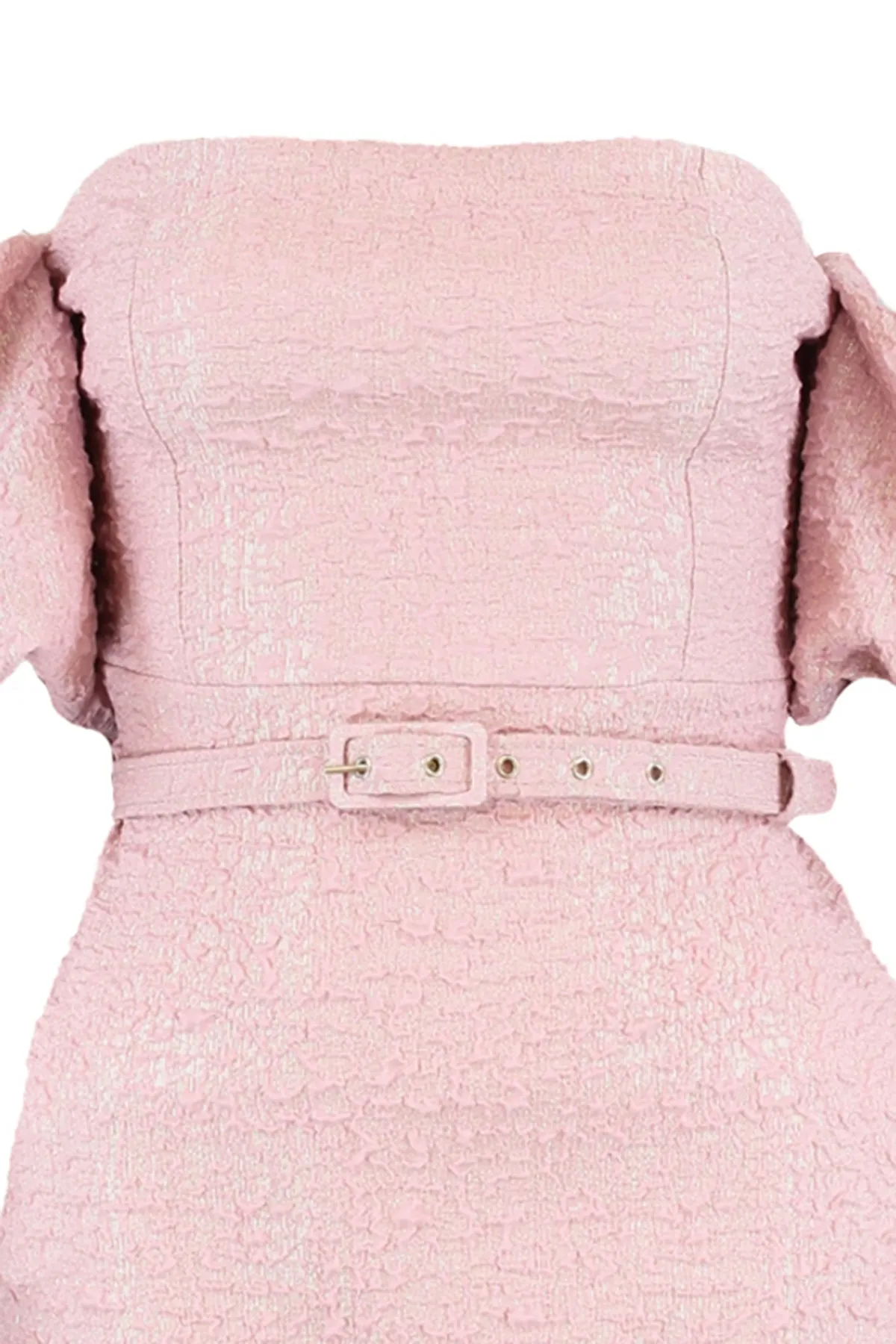 Trendyol Collection  Rosafarbenes, mit Gürtel gefüttertes, strukturiertes, gewebtes, selbstgemustertes, elegantes Abendkleid TPRSS19FZ0335