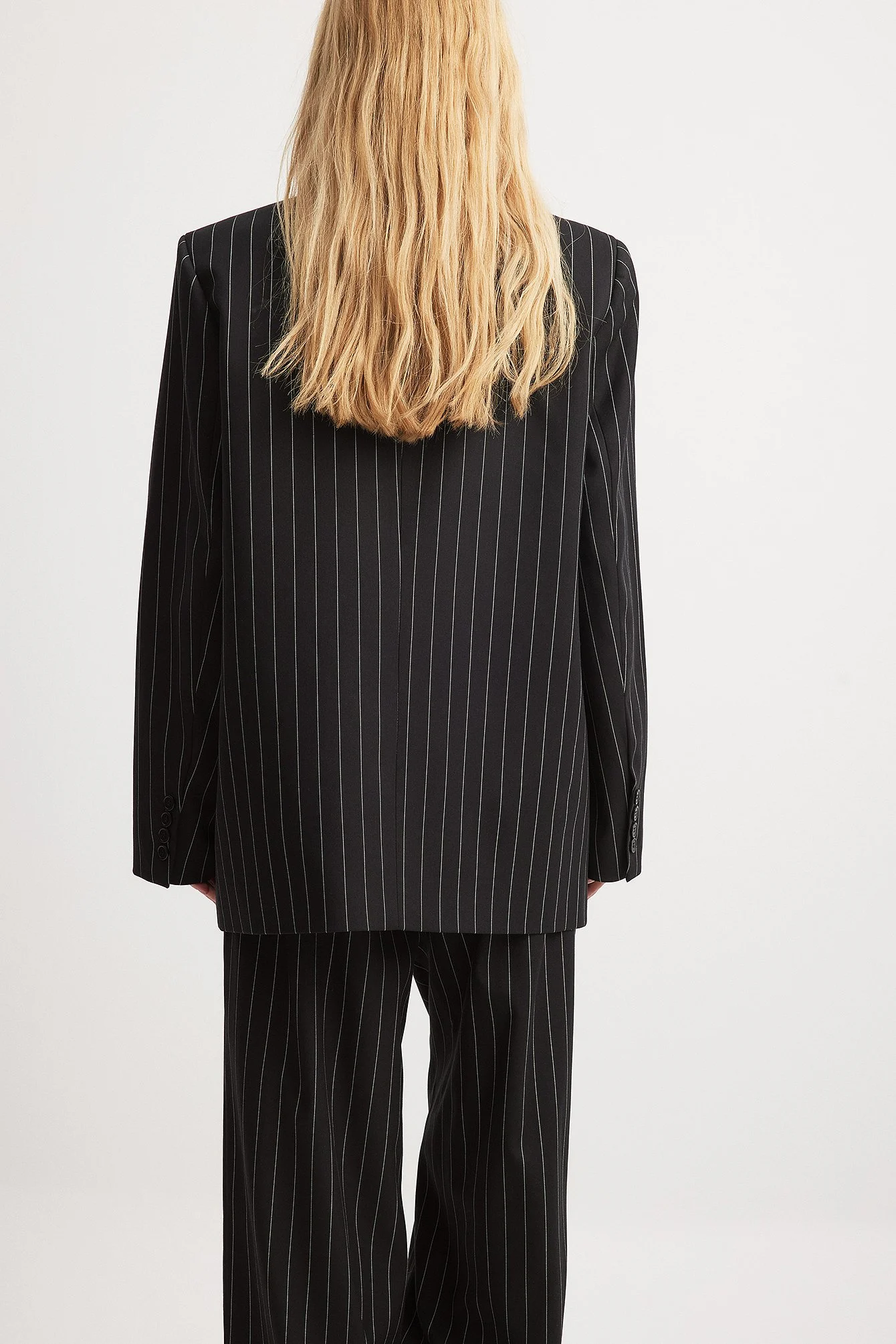 Oversize, gestreifter Zweireiher-Blazer