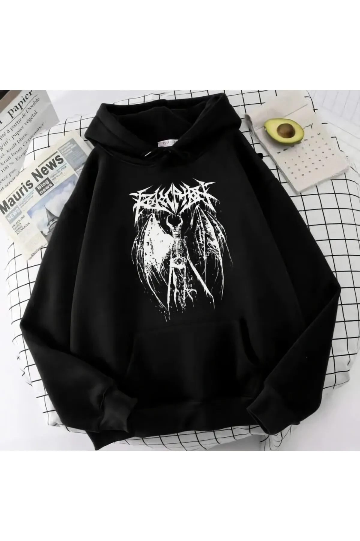 EFBUTİK  Schwarzes Anime-Sweatshirt mit geflügeltem Skelett und Kapuze