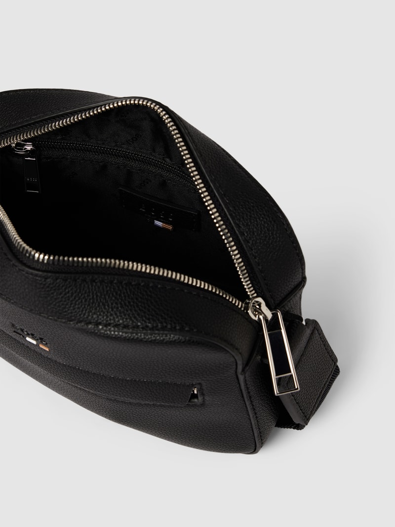 Umhängetasche mit Label-Details Modell 'Ray' in schwarz