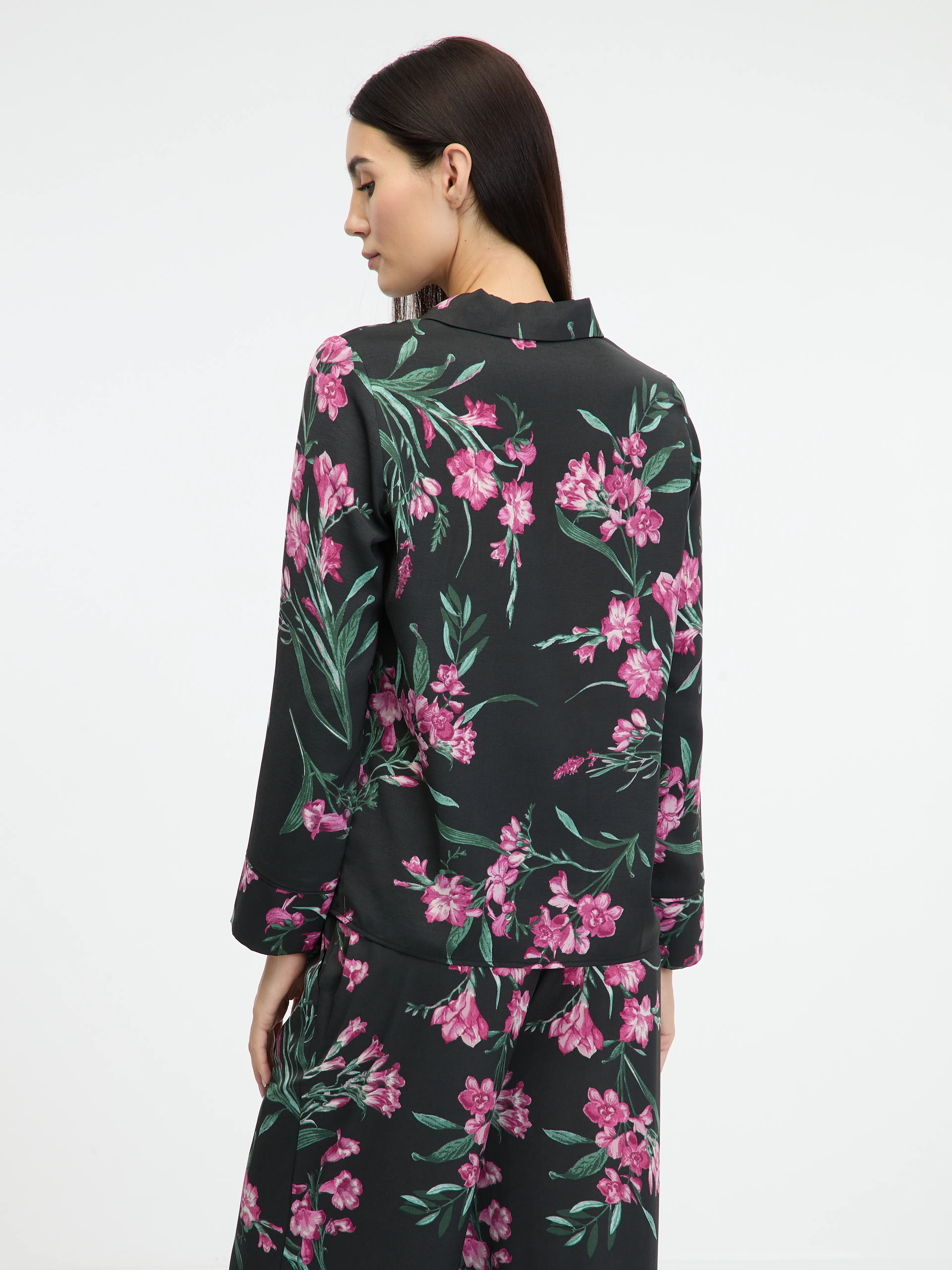 Schwarzes Damen-Satin-Nachthemd ORSAY