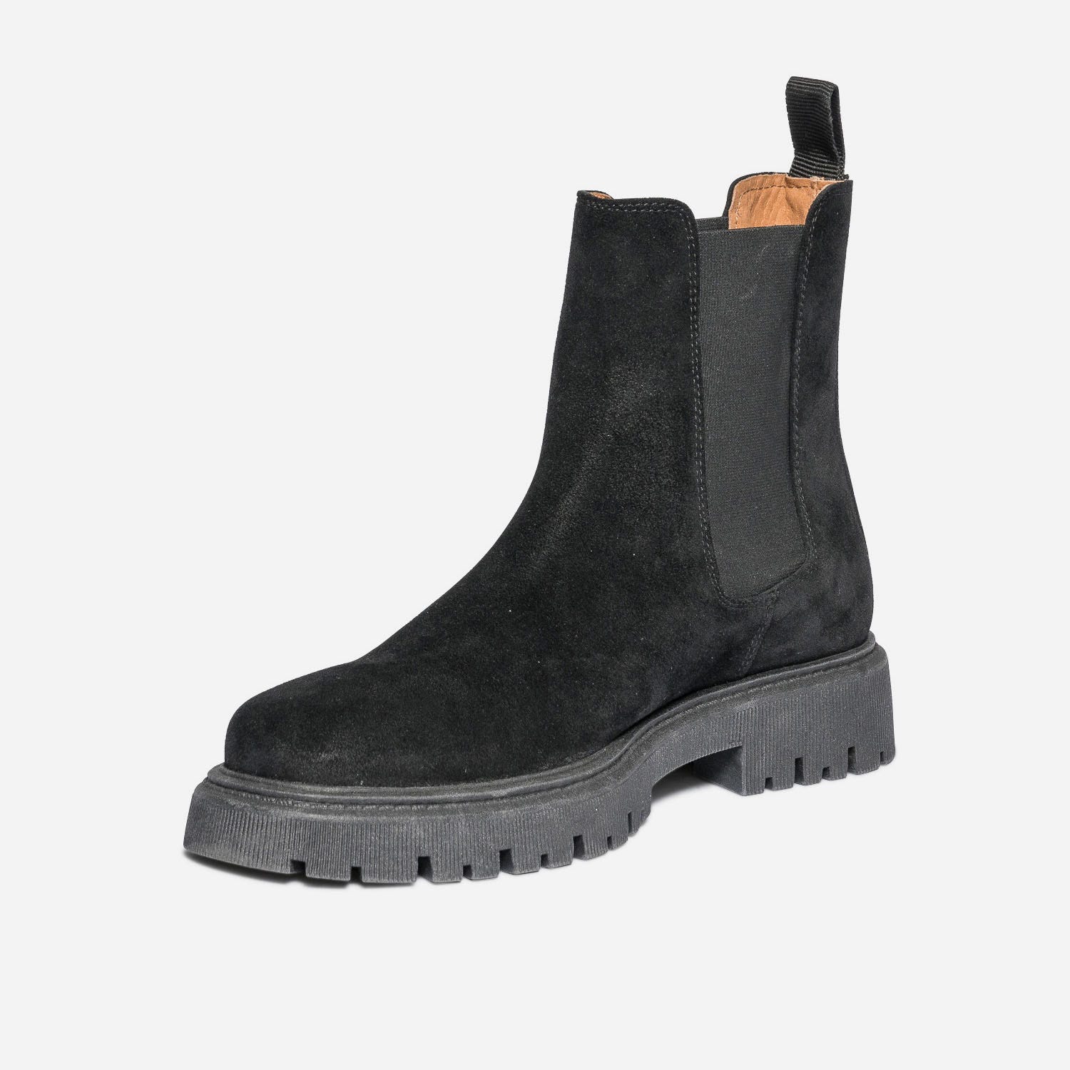 Chelsea boots noir en cuir velours à semelle crantée
