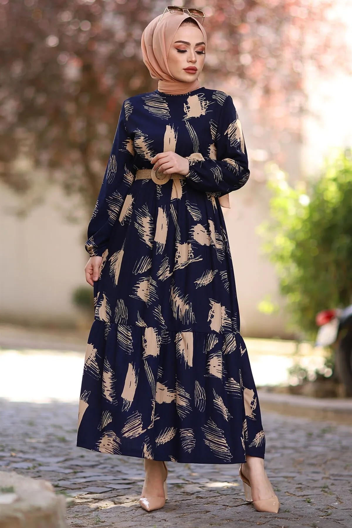 InStyle  Hijab-Kleid mit Pinselmuster und Gürtel – Marineblau