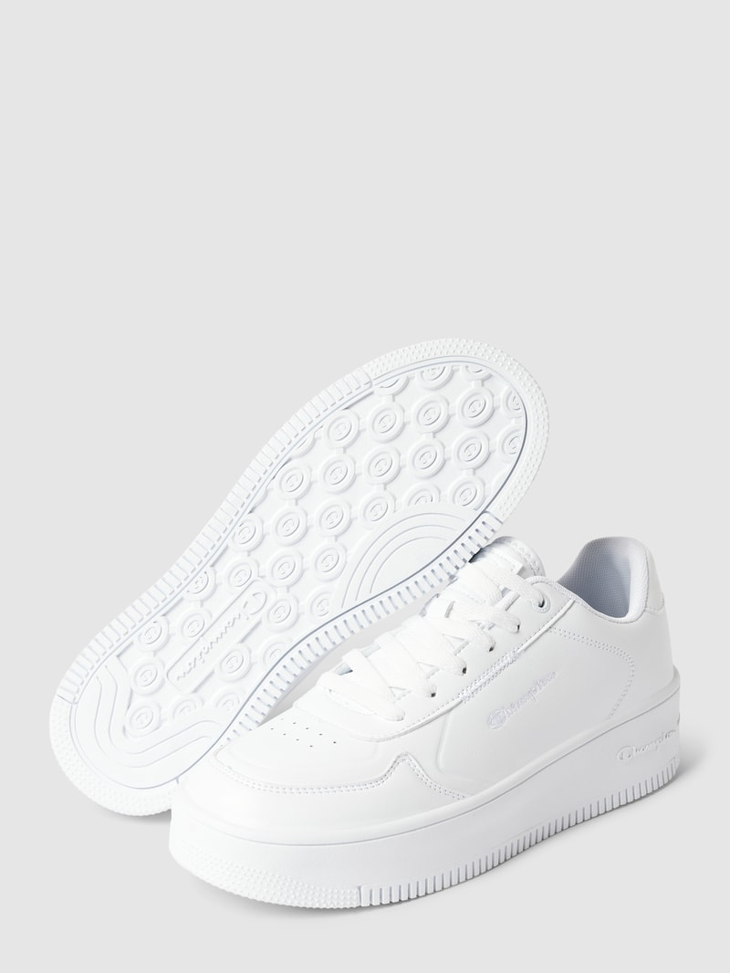 Sneaker mit Label-Detail in weiß