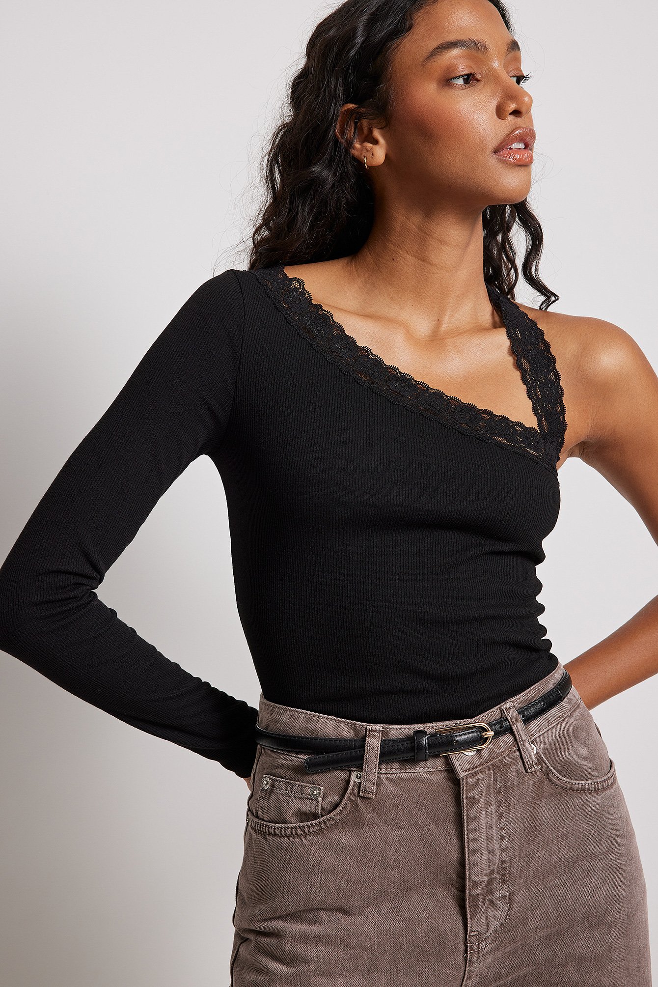 Asymmetrisches Spitzentop