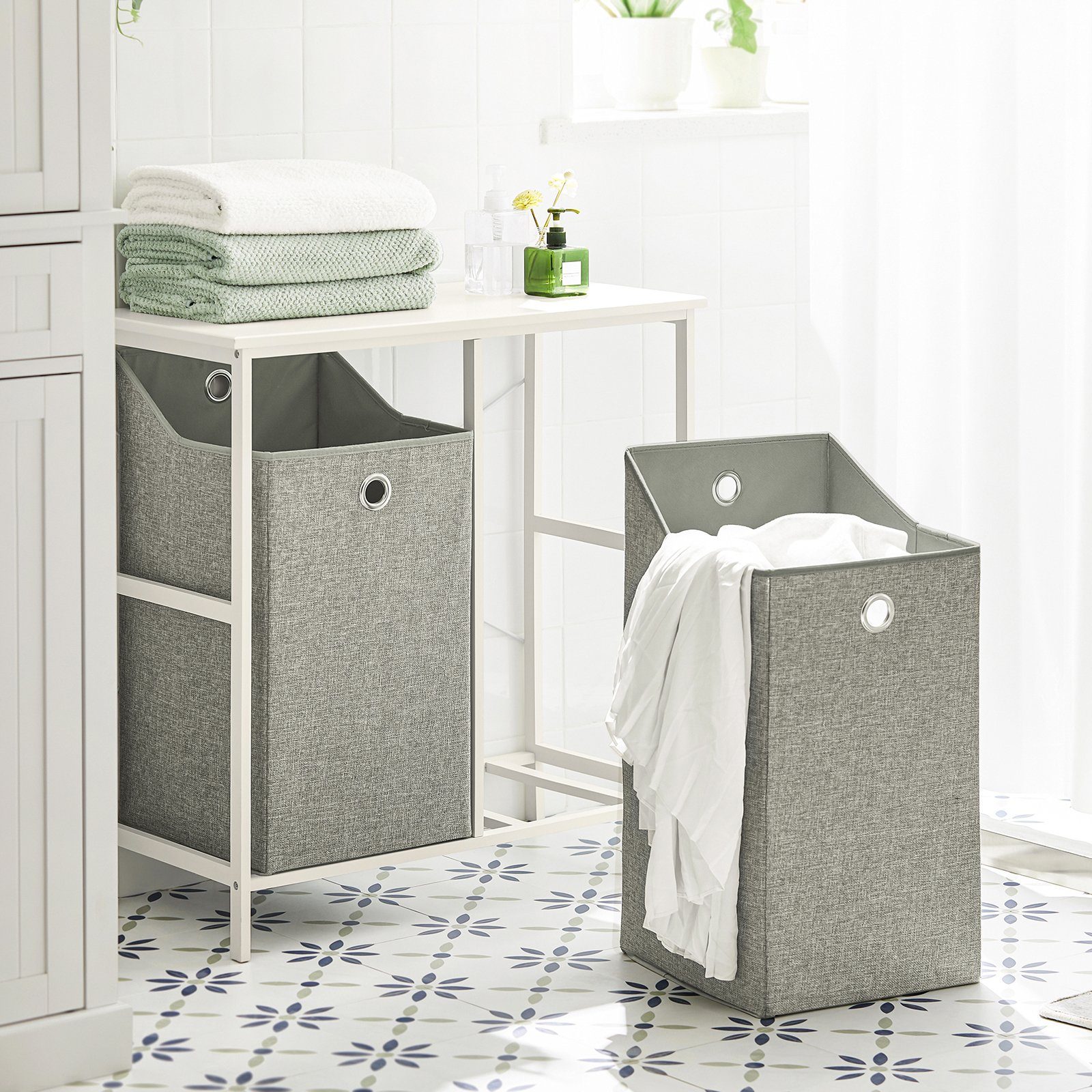 SoBuy Wäscheschrank BZR57 mit 2 abnehmbaren Wäschesäcken Wäschetruhe Wäschesammler Badschrank