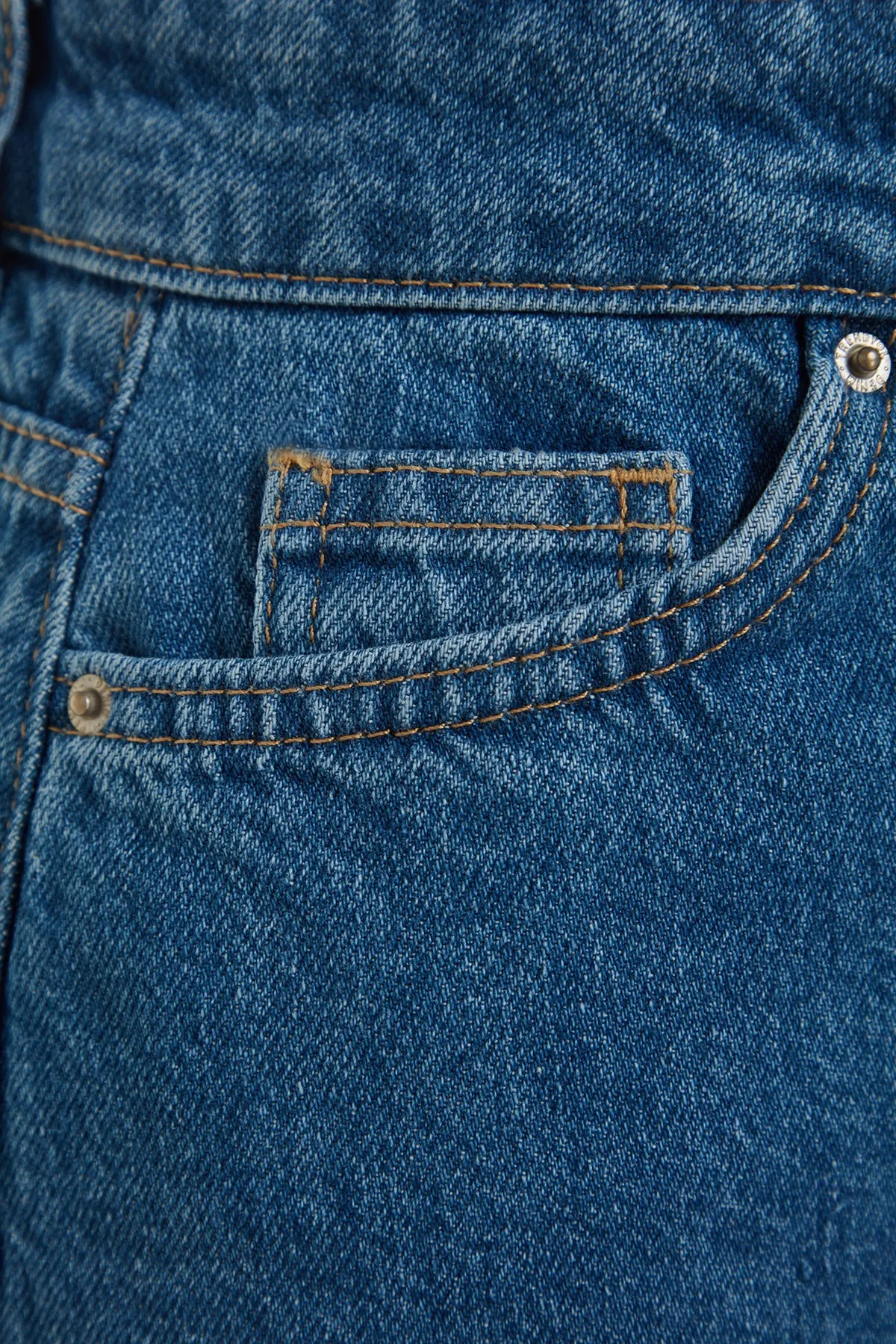 Trendyol Collection  Dunkelblauer geschlitzter Maxi-Jeansrock TWOSS23ET00289