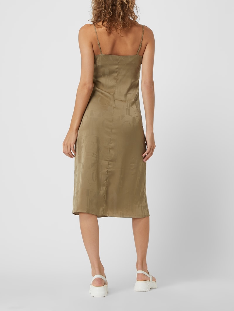Midikleid aus Satin  in beige