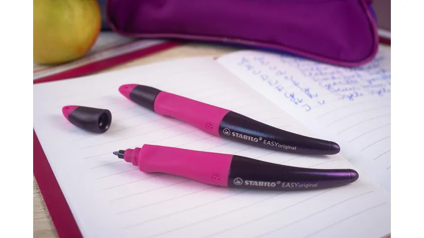 STABILO® EASYoriginal Tintenroller für Rechtshänder - Holograph Edition in magenta inklusive Patrone-Schreibfarbe blau-löschbar magenta
