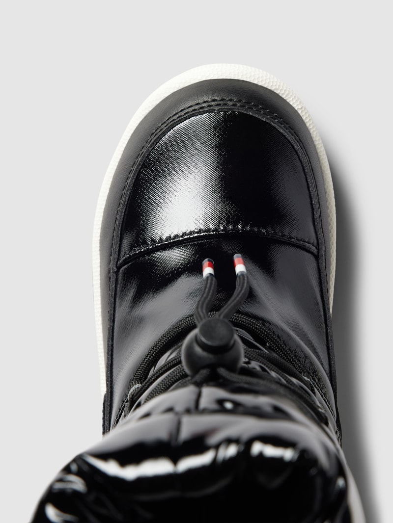 Boots mit Zugverschluss in schwarz