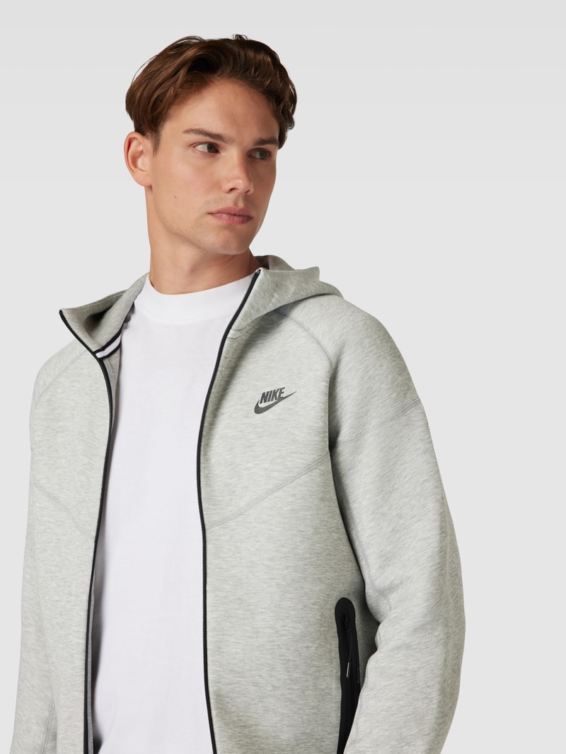 Sweatjacke mit Label-Details in hellgrau