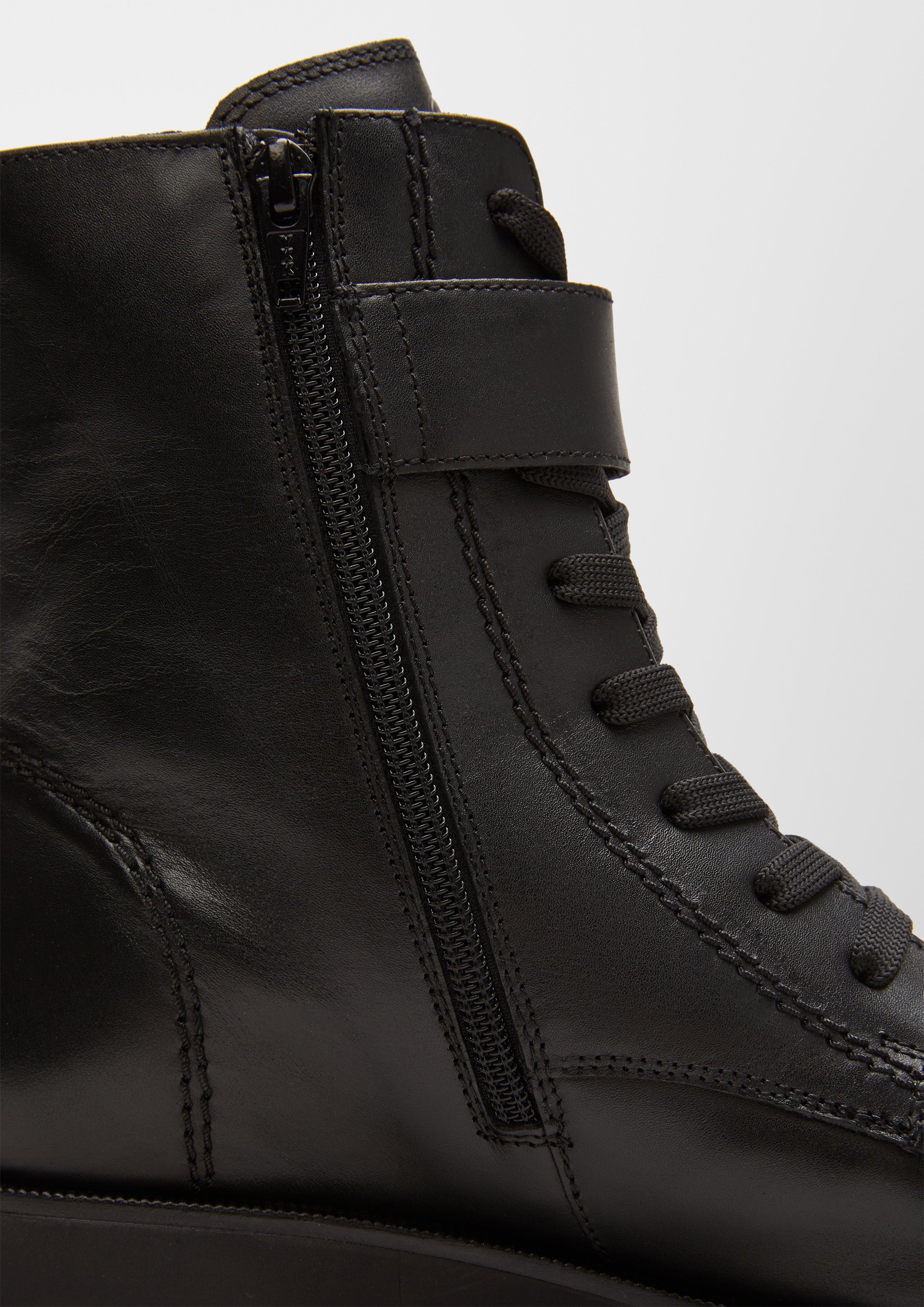 Lederstiefel mit Riegel  6006548-001