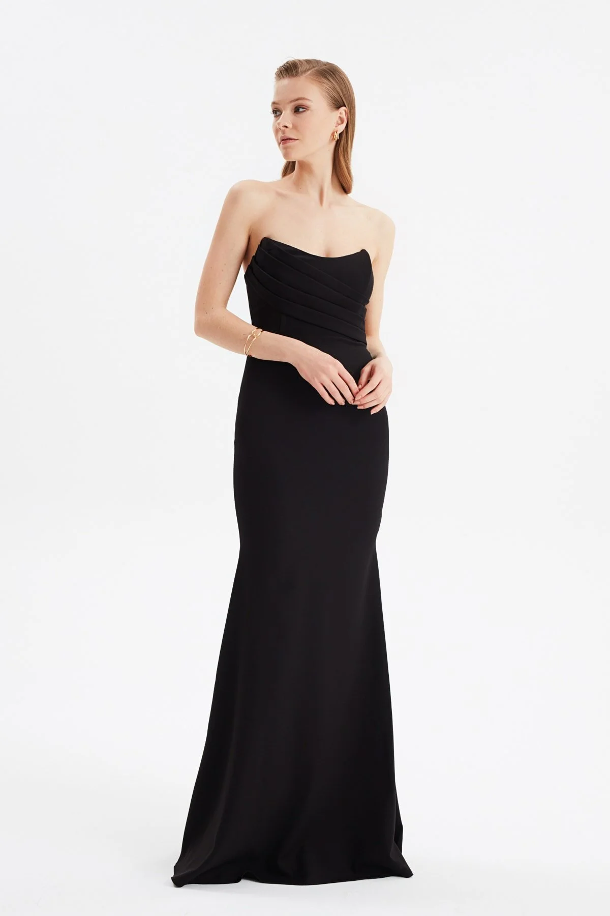 Trendyol Collection  Schwarzes langes Abendkleid mit Kragendetail TPRSS21AE0121
