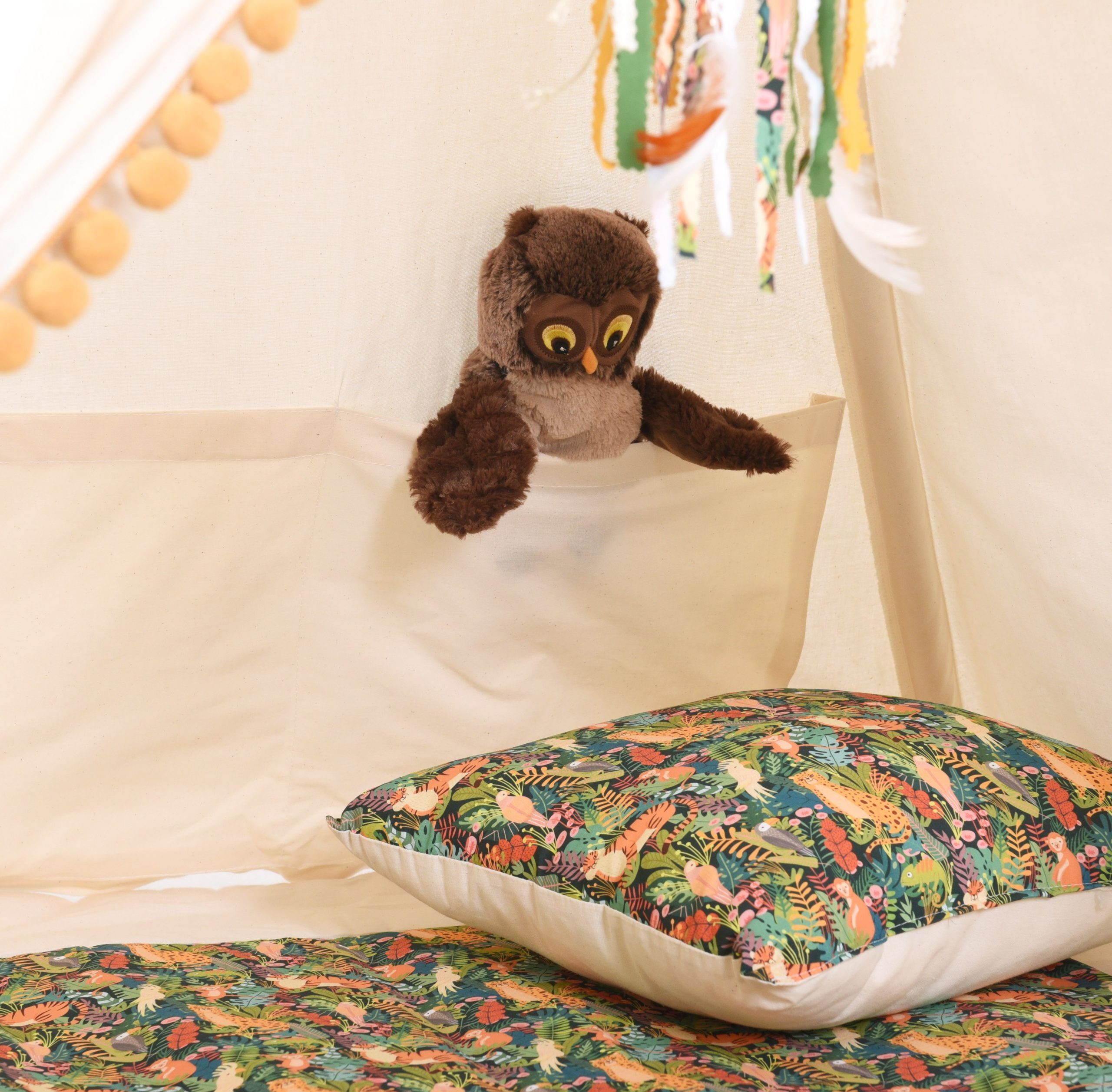 Rainbow Kids Tipi-Zelt Dschungel, Personen: 2 (mit Zubehör, 8 tlg., mit 4 Kissen, Matte, Spielzeugkorb und Wimpelkette)