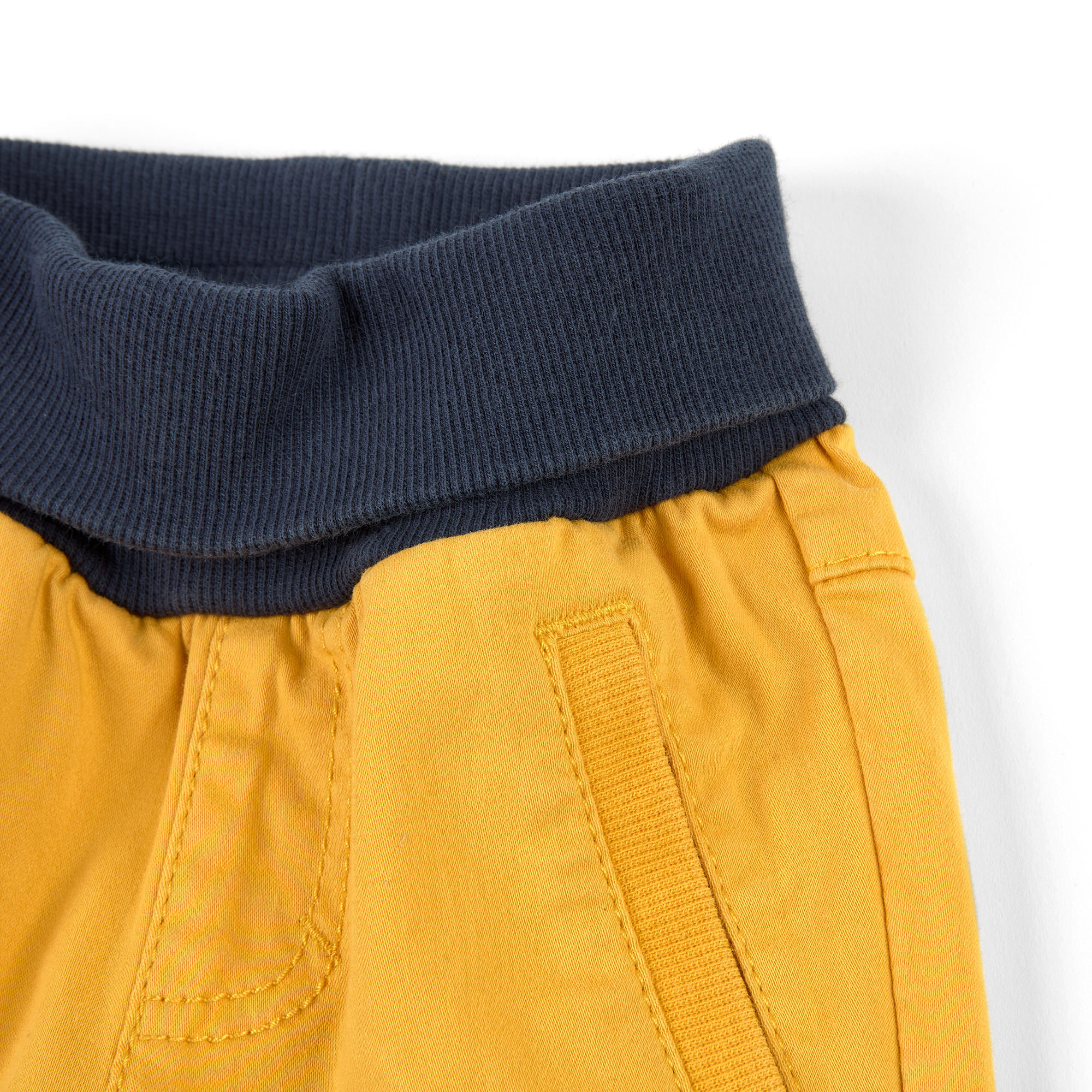 Gelbe Baby Gabardine Bermuda