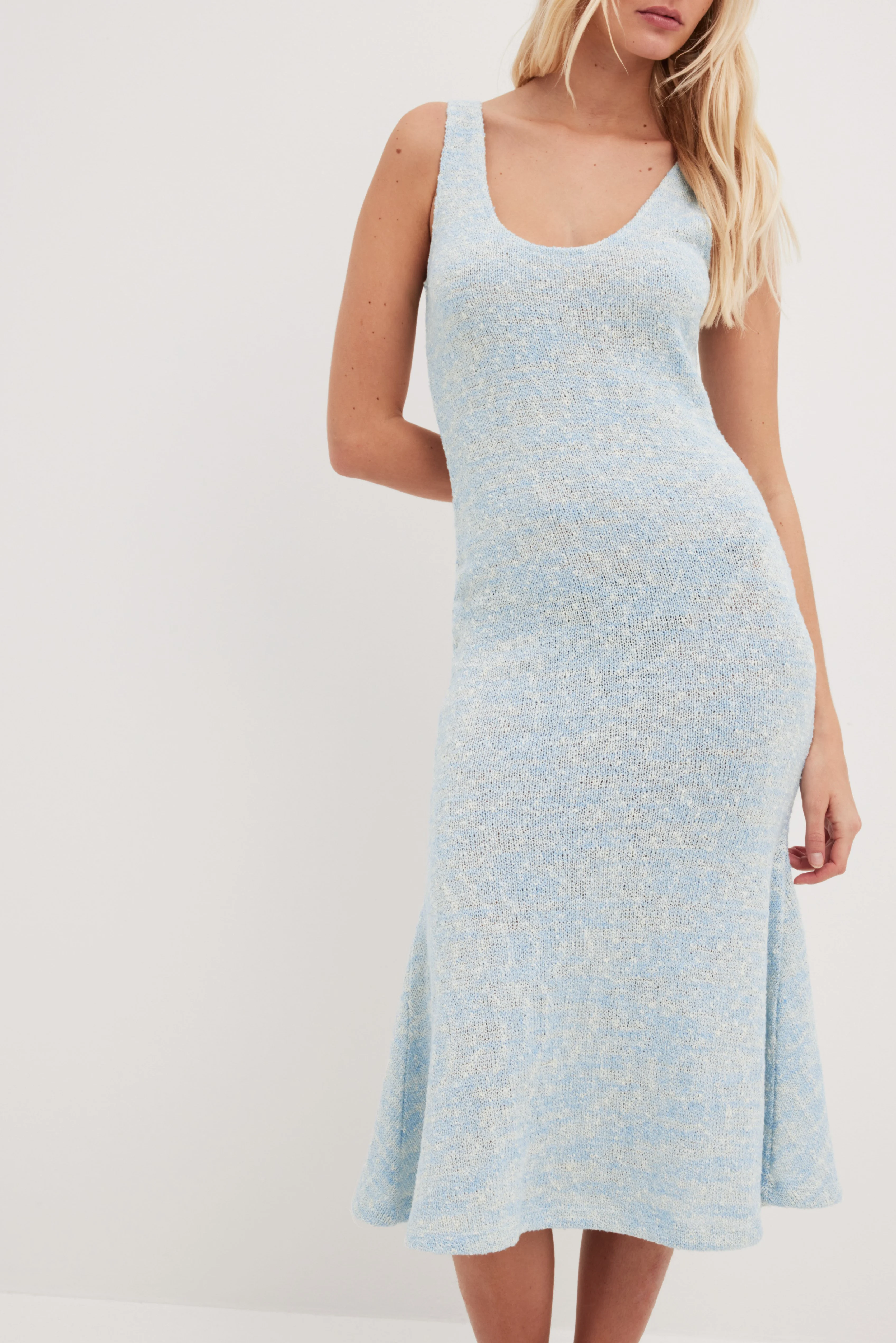 Melange-Kleid mit fließendem Rock