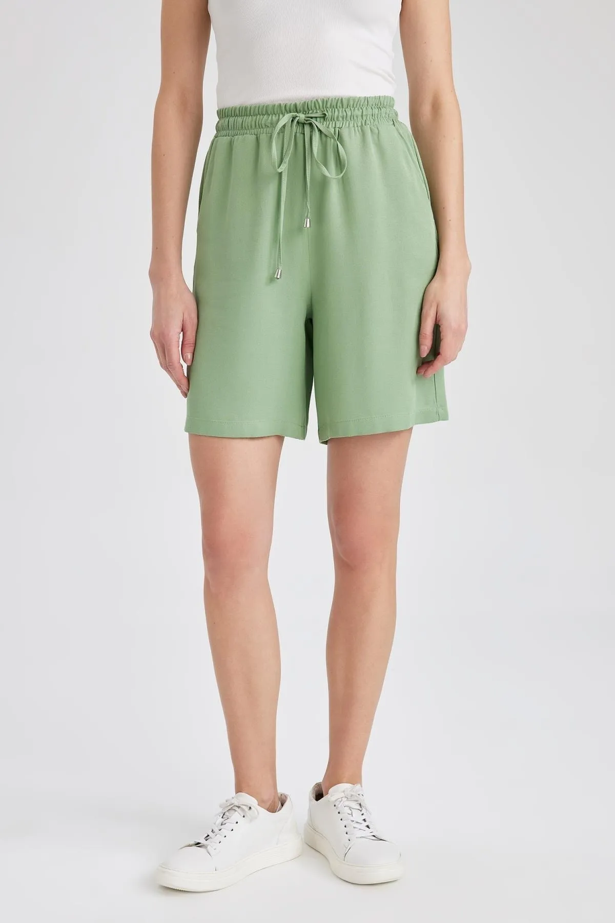 DeFacto  Viskose-Shorts mit hoher Taille und kurzem Bein I6760az23hs