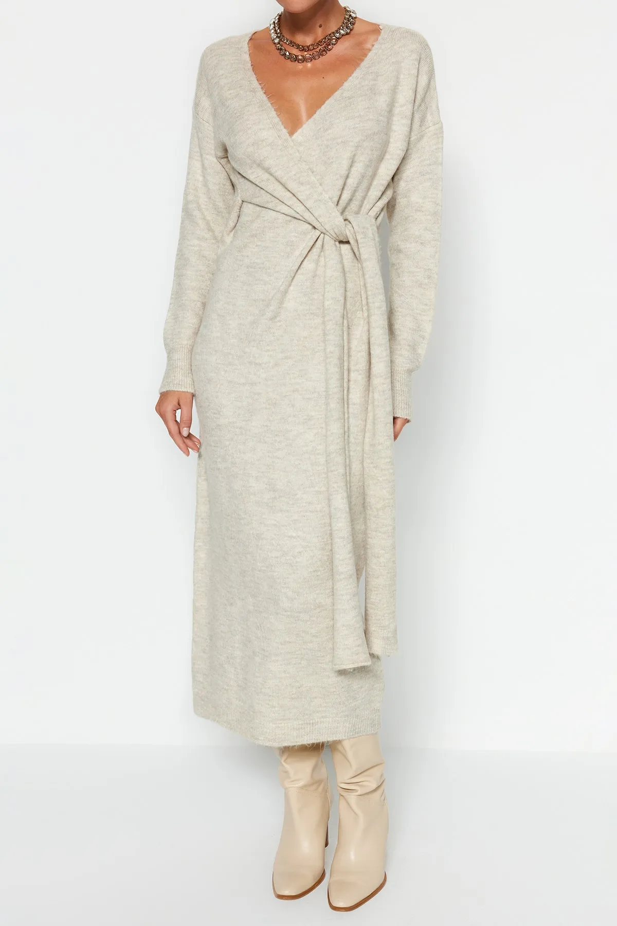 Trendyol Collection  Stone Maxi-Strickkleid mit zweireihigem Kragen und Bindeband TWOAW21EL0260