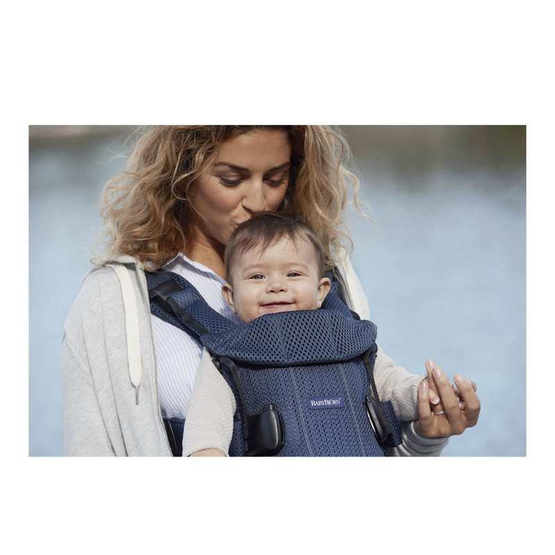 Porte-bébé One air bleu marine mesh 3D BabyBjörn