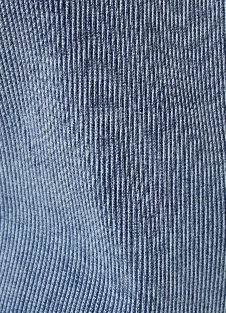 Pantaloni scurți sport Abasi cu șnur, talie medie, croială dreaptă.