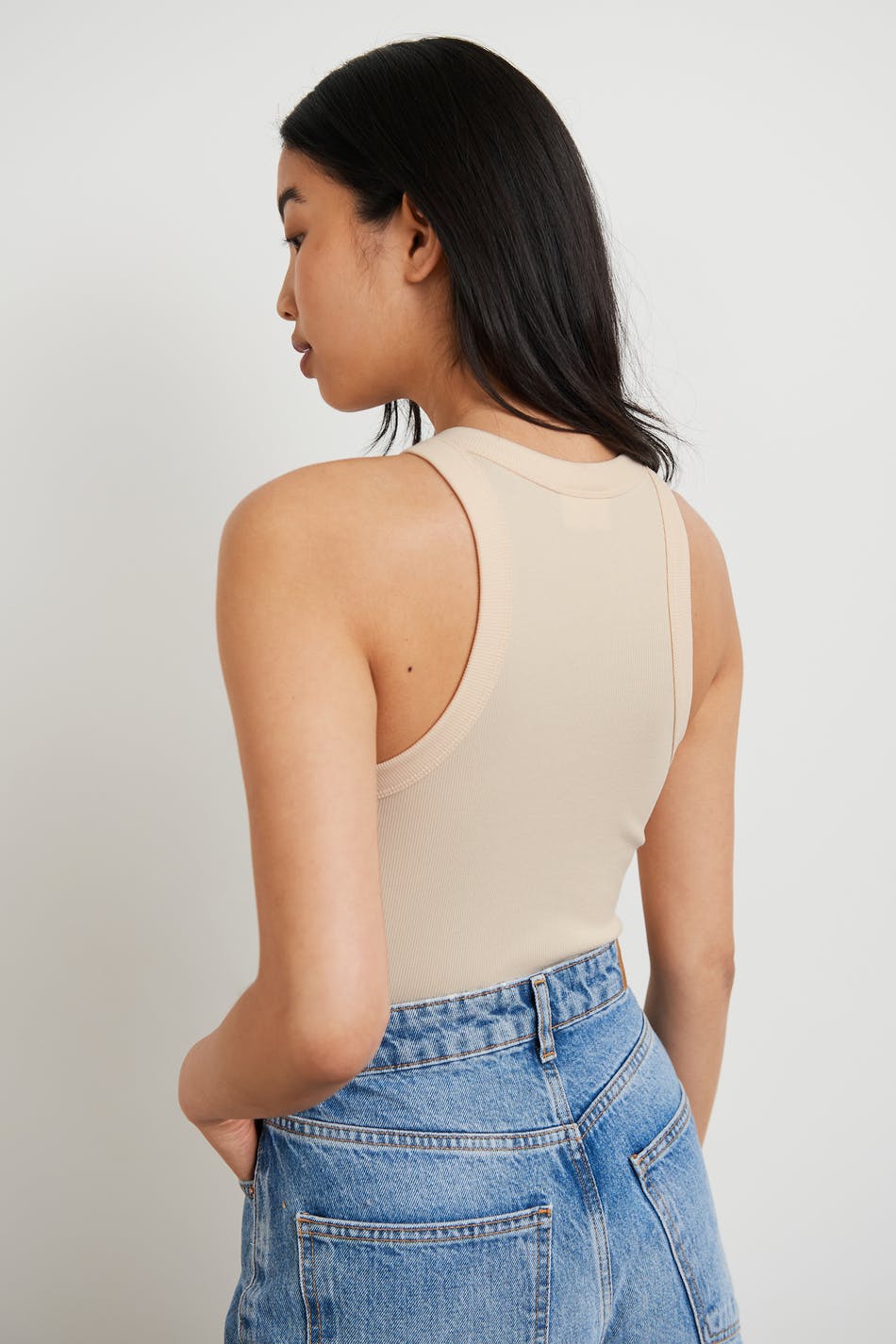 Basic rib tank