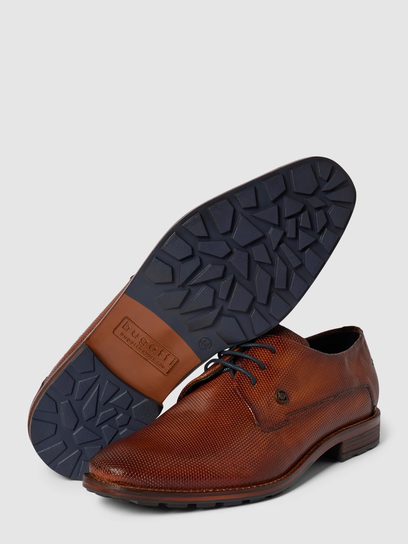 Derby-Schuhe mit Strukturmuster Modell 'Mano' in cognac