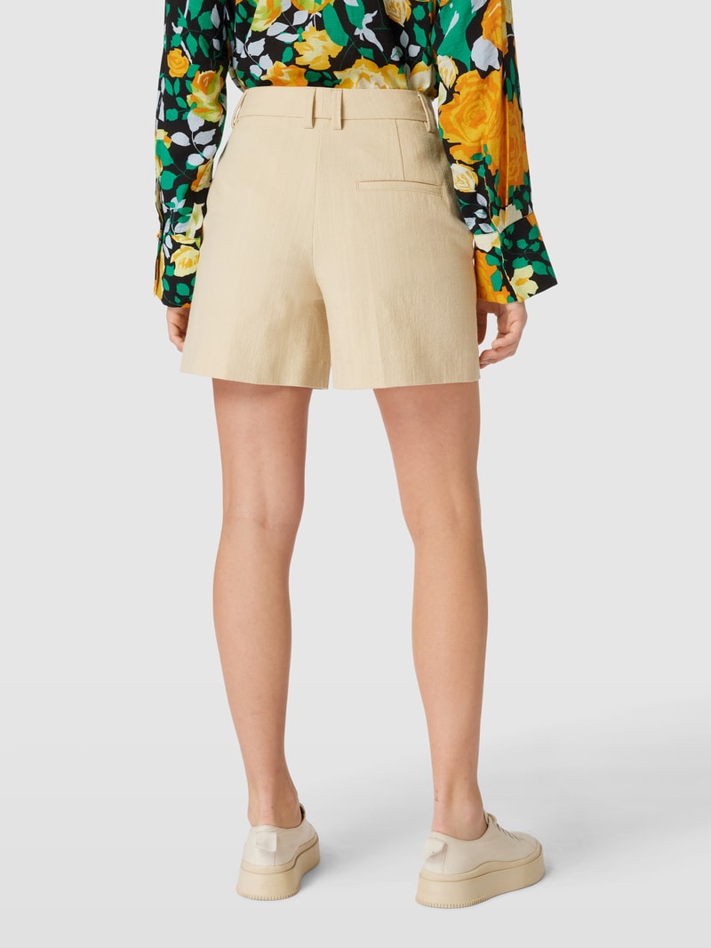 Shorts mit Paspeltasche am Gesäß in sand