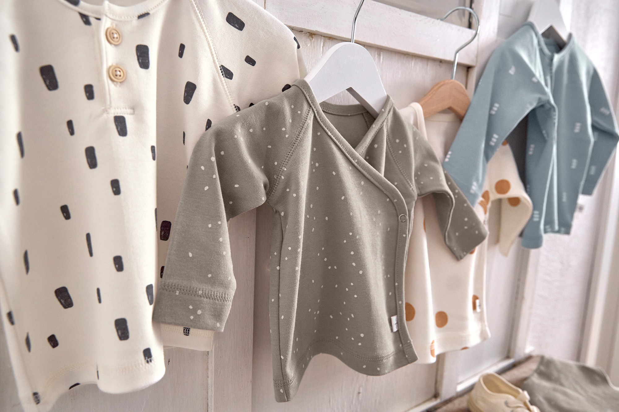 Baby Wickelshirt - Bio Baumwolle, Sprinkle, Grau