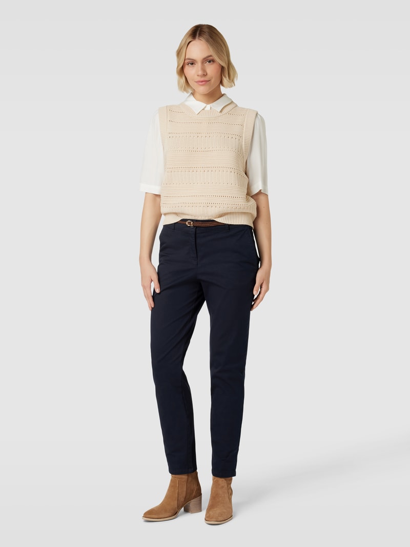 Chino mit Gürtel in dunkelblau