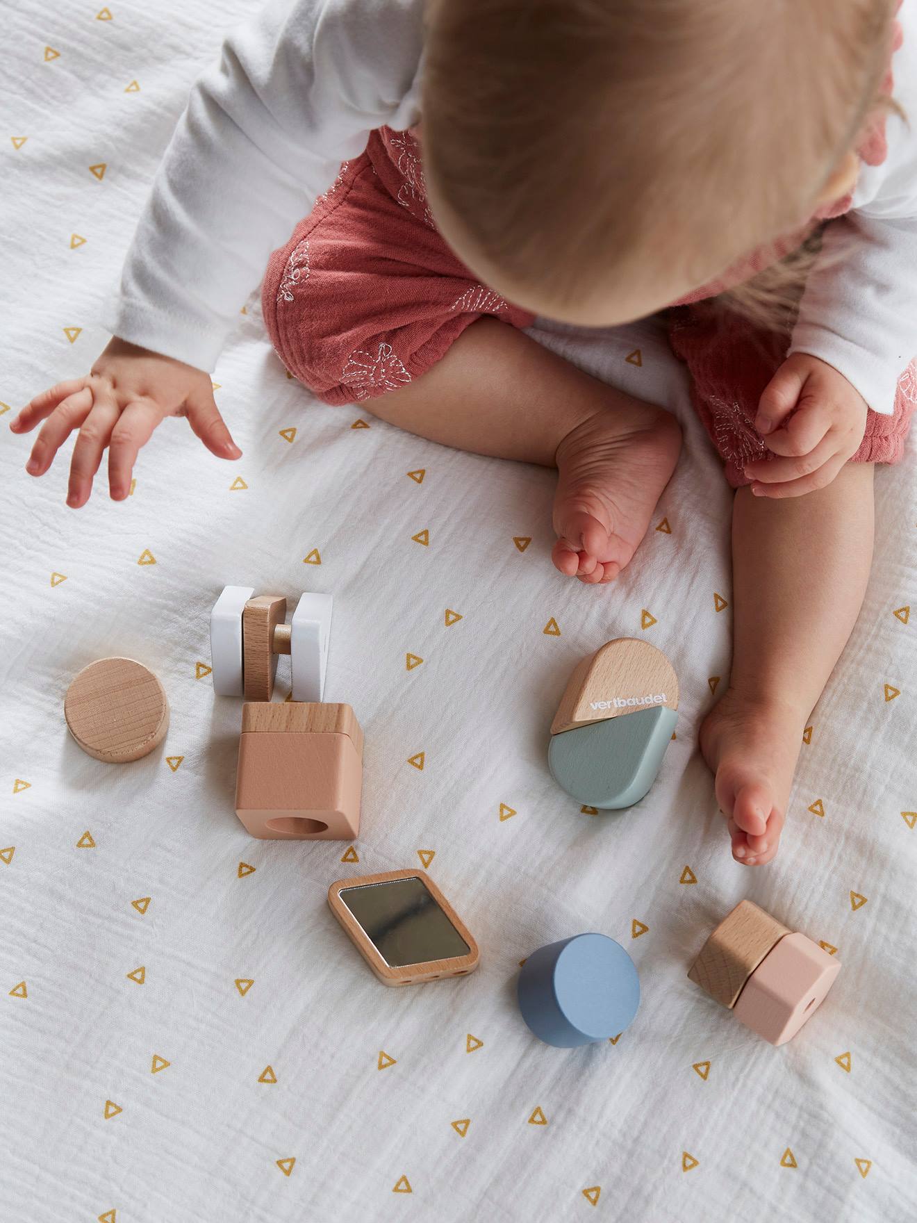 Cubes sensoriels en bois FSC® multicolore