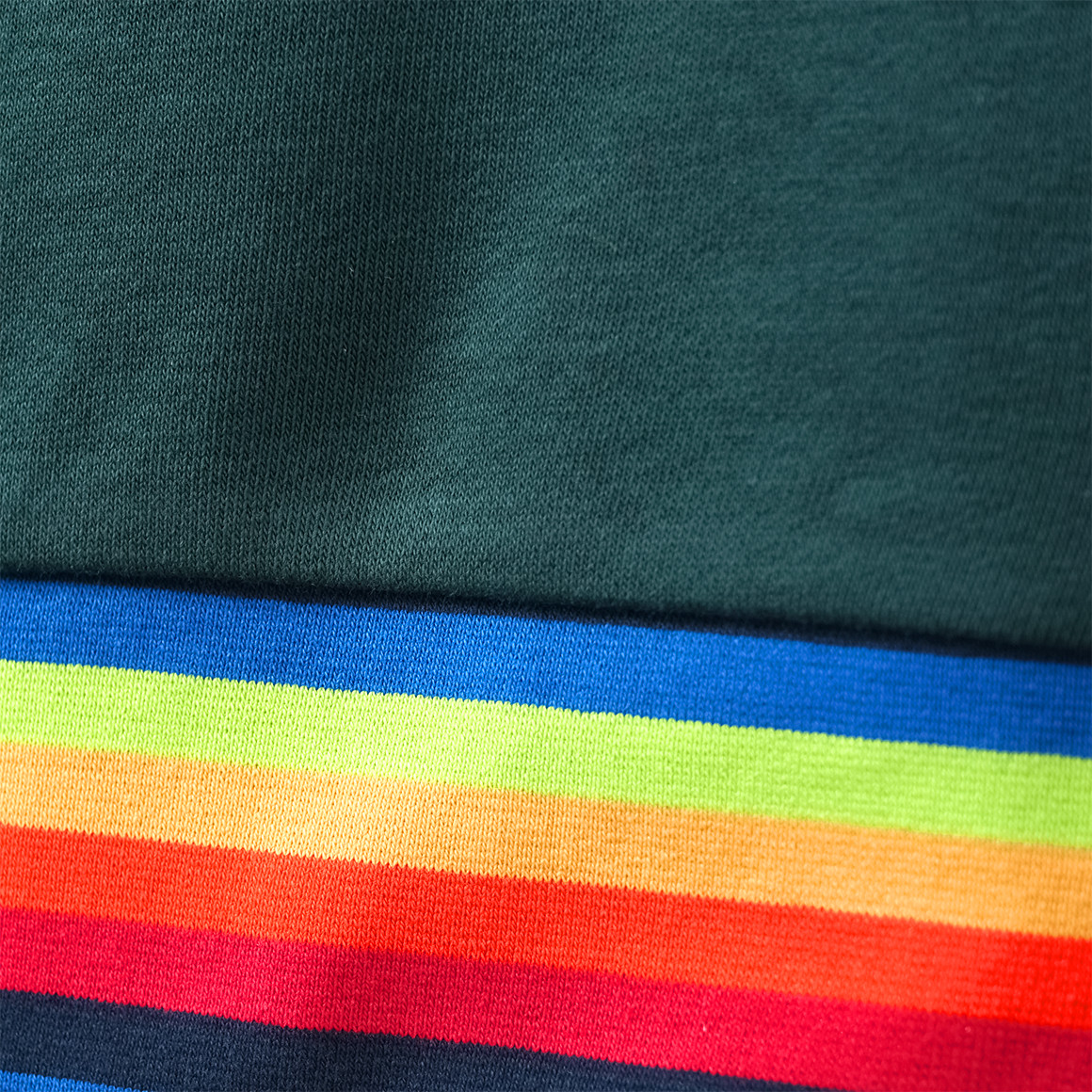 Kinder Sweatshirt mit bunten Akzenten