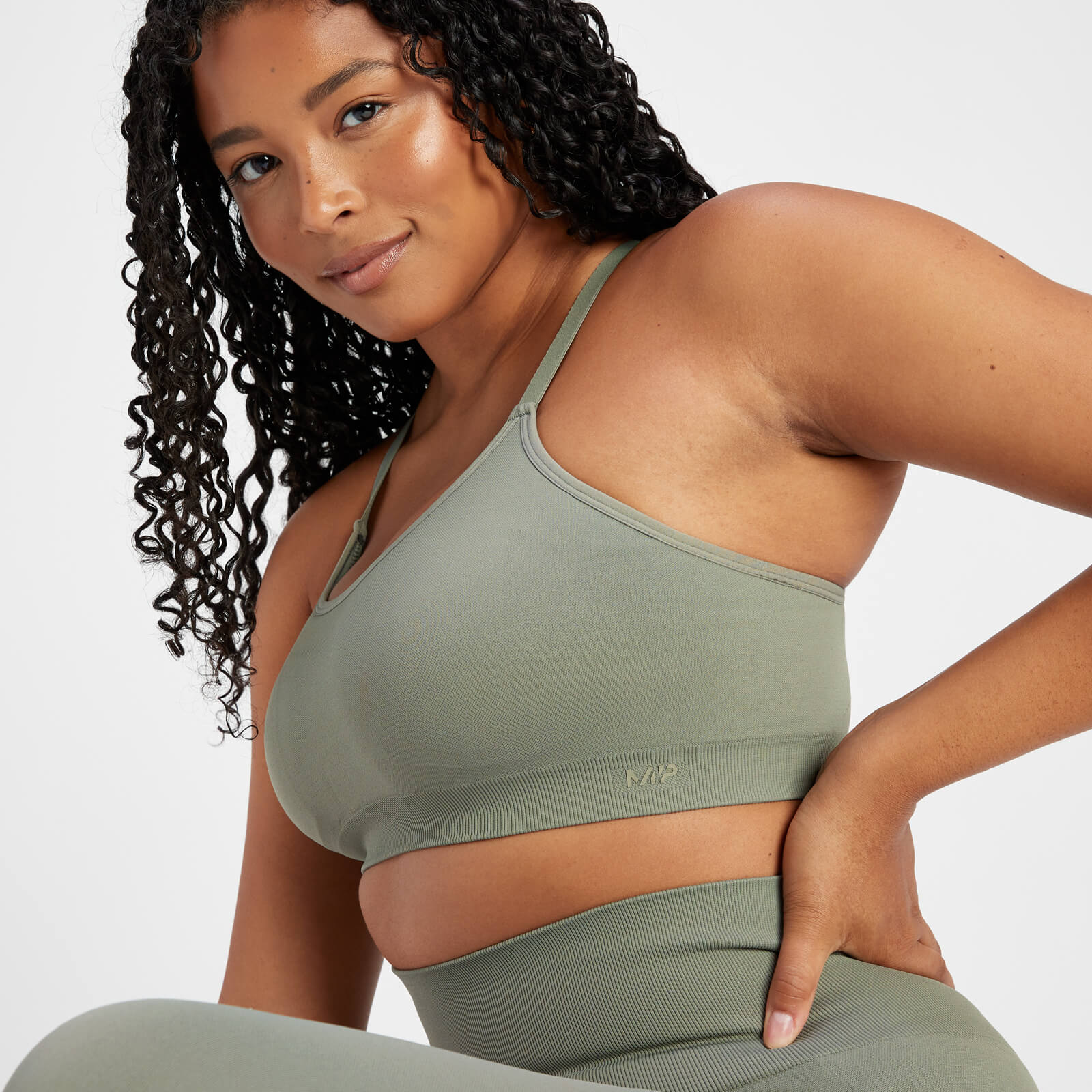 Brassière de sport sans coutures à dos croisé MP Rest Day pour femmes – Taupe foncé
