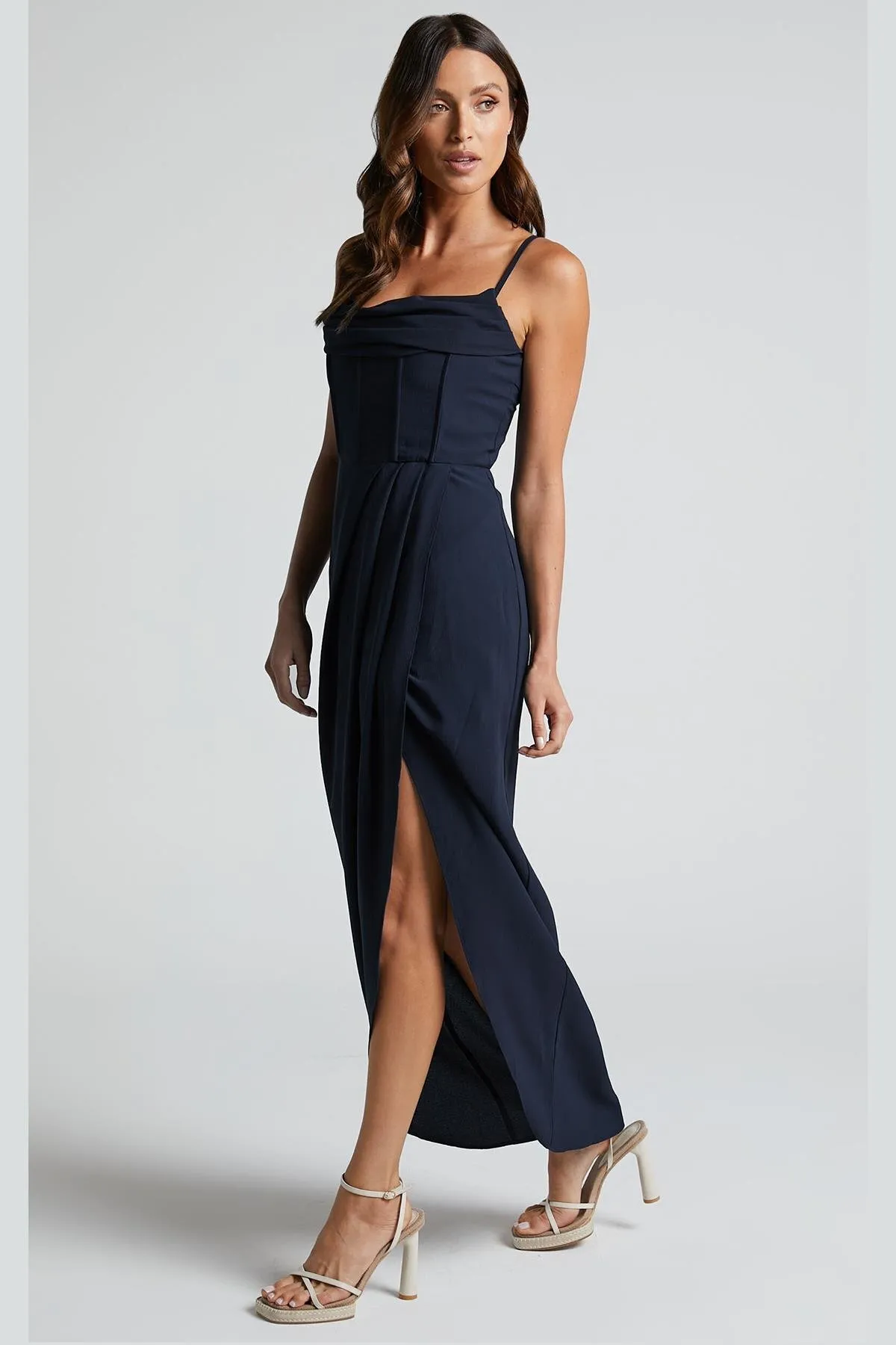 Madmext  Marineblaues Degaje-Kleid mit Kragen und Trägern MG2022
