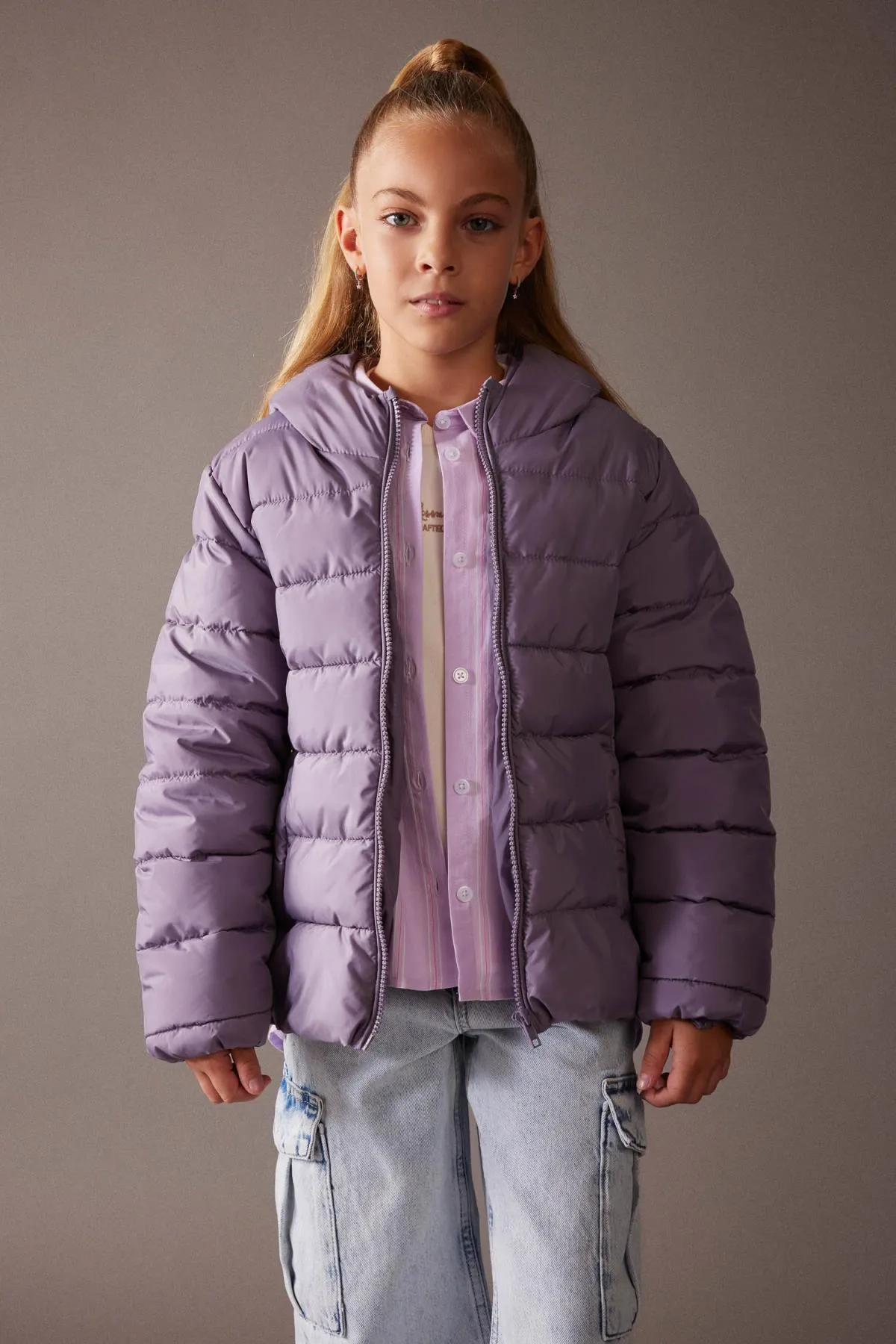 DeFacto  Wasserabweisender aufblasbarer Mantel mit Kapuze für Mädchen A0838a823au