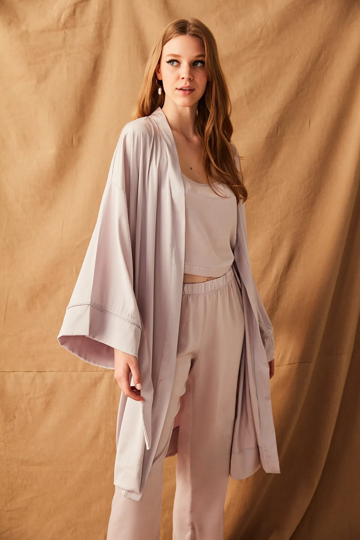 Penti  Morgenmantel aus Satin in Violett