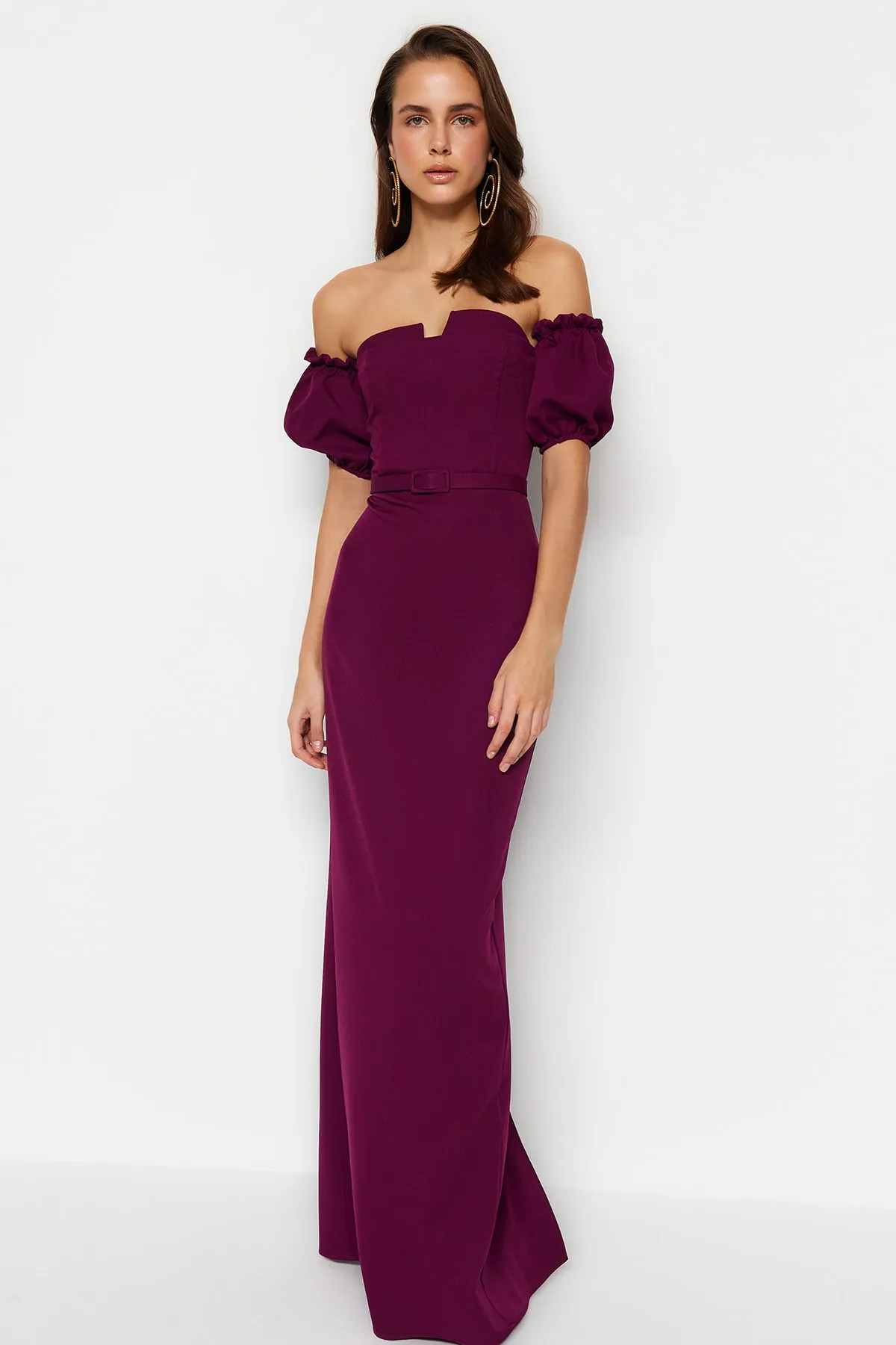 Trendyol Collection  Pflaumenfarbenes, langes, gewebtes Abendkleid mit Gürtel TPRSS23AE00091