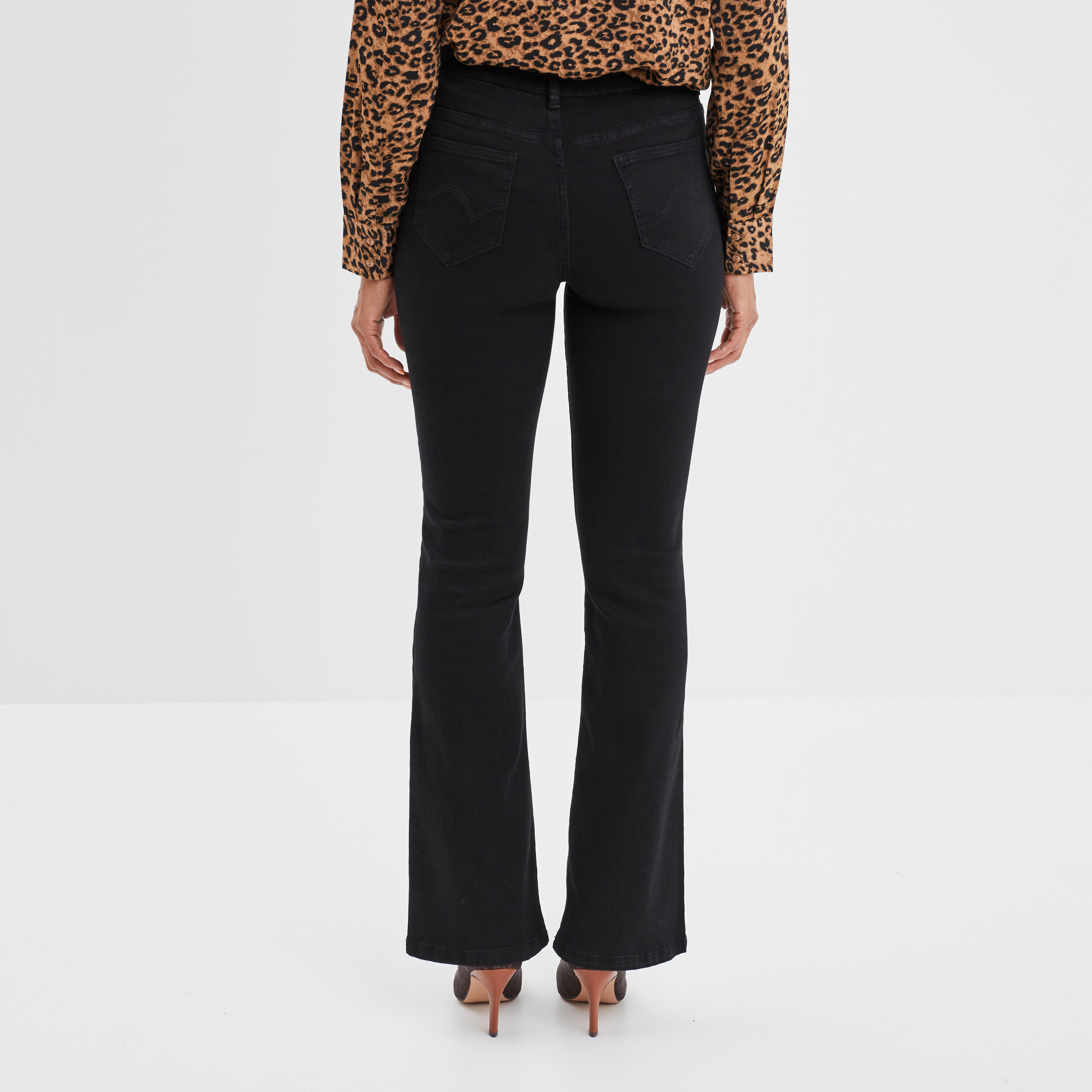 Jeans flare avec clous Liberto noir femme | La Halle