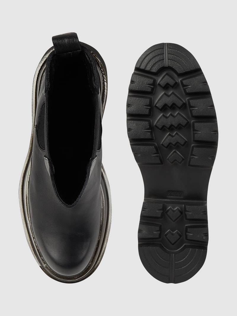 Chelsea Boots in Leder-Optik in schwarz