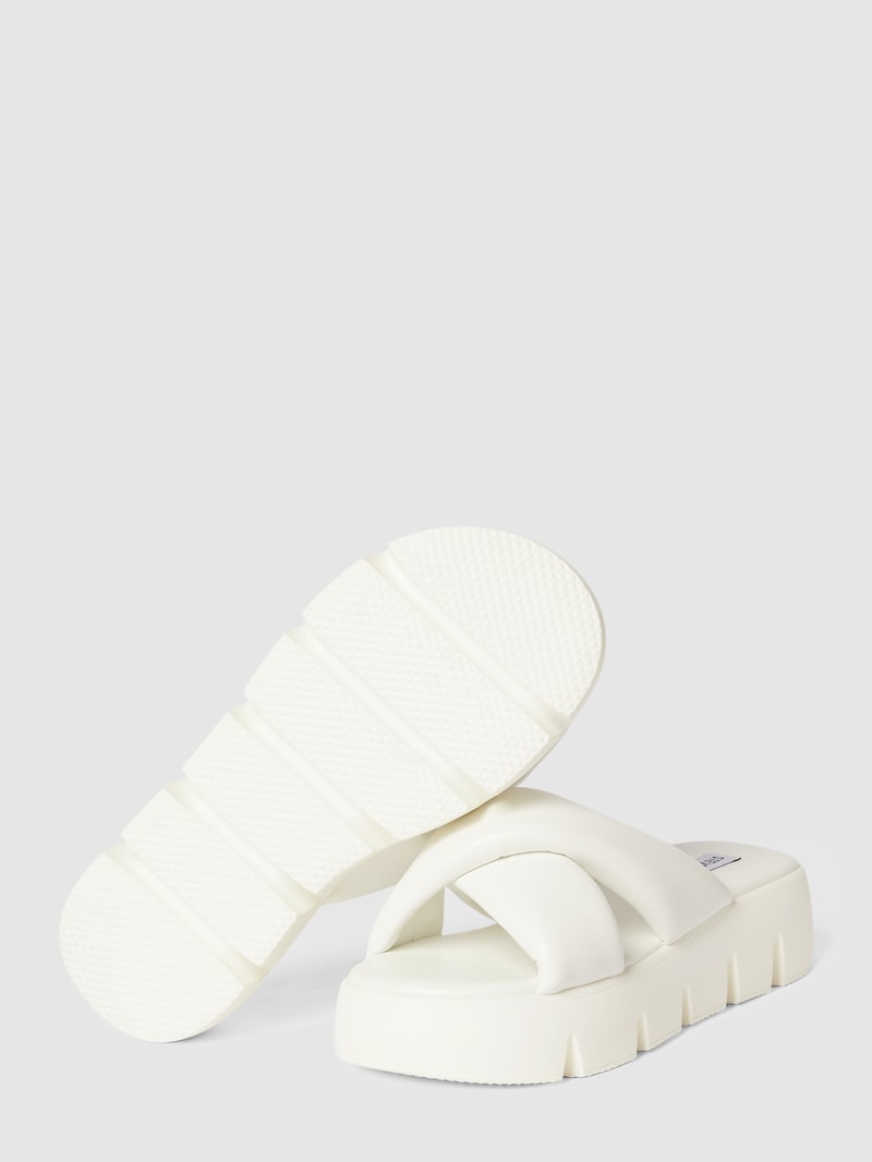 Pantoletten mit breiten Riemen Modell 'BROADCAST' in offwhite