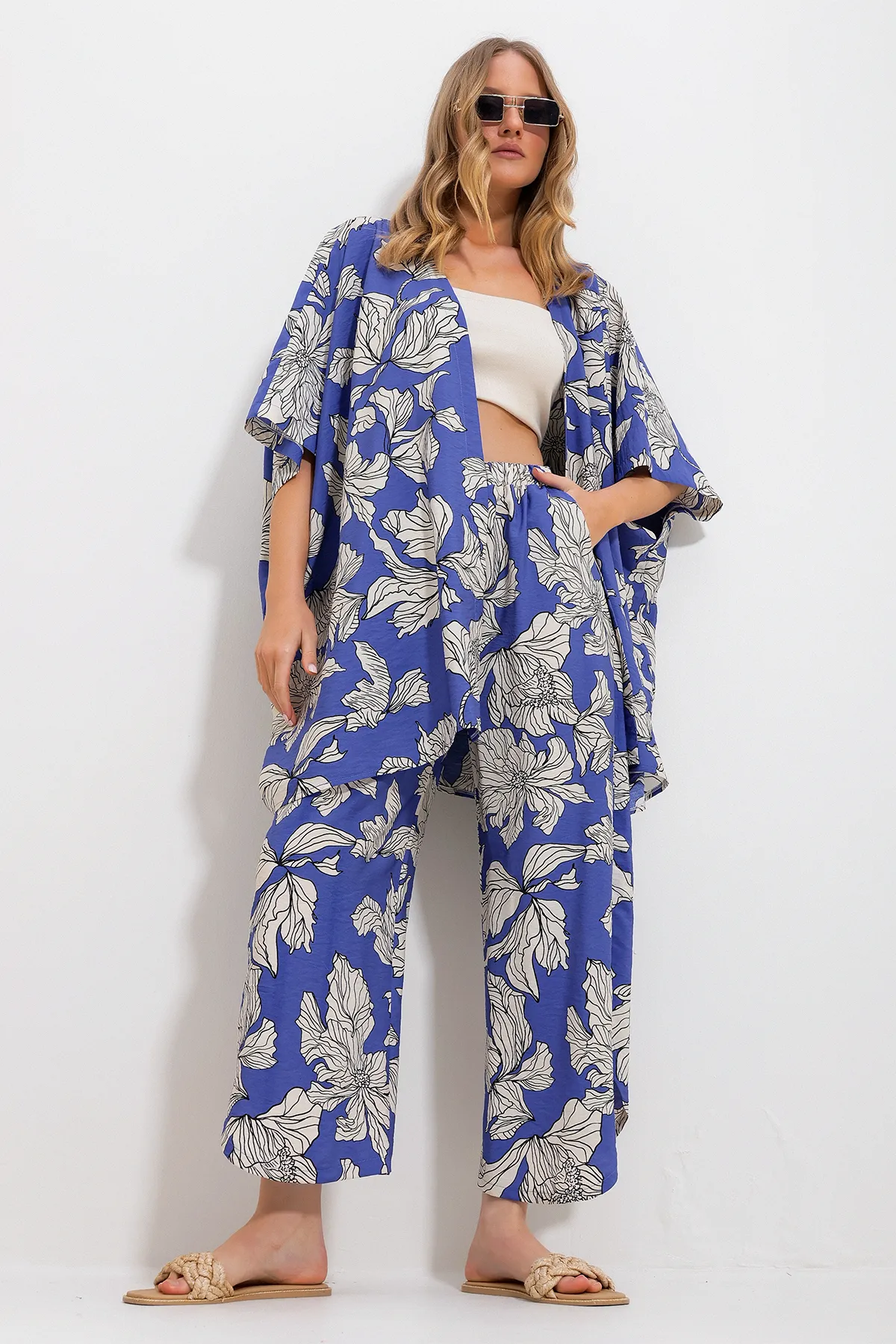 Trend Alaçatı Stili  Blaue Palazzo-Hose für Damen und gemusterter gewebter Viskose-Kimono-Set Alc-X11707