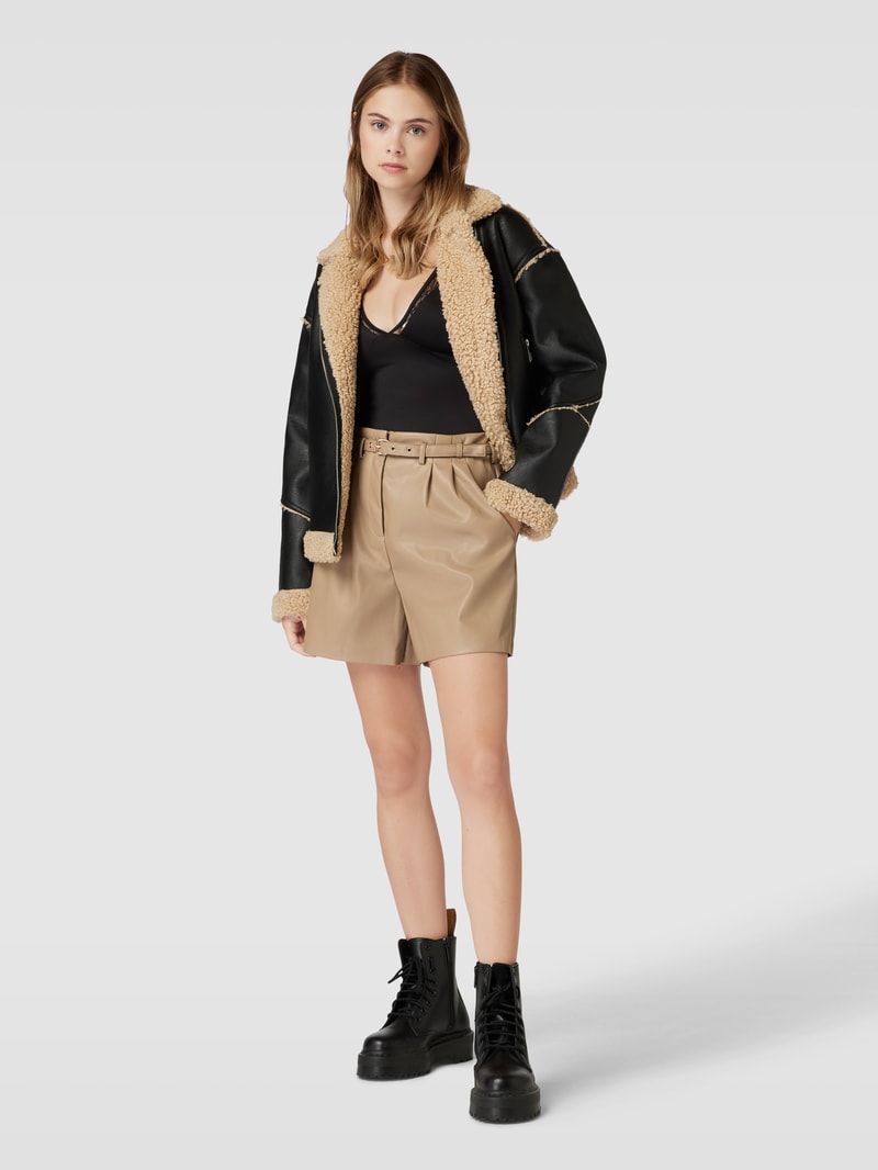 Shorts in Leder-Optik Modell 'HEIDI' in sand