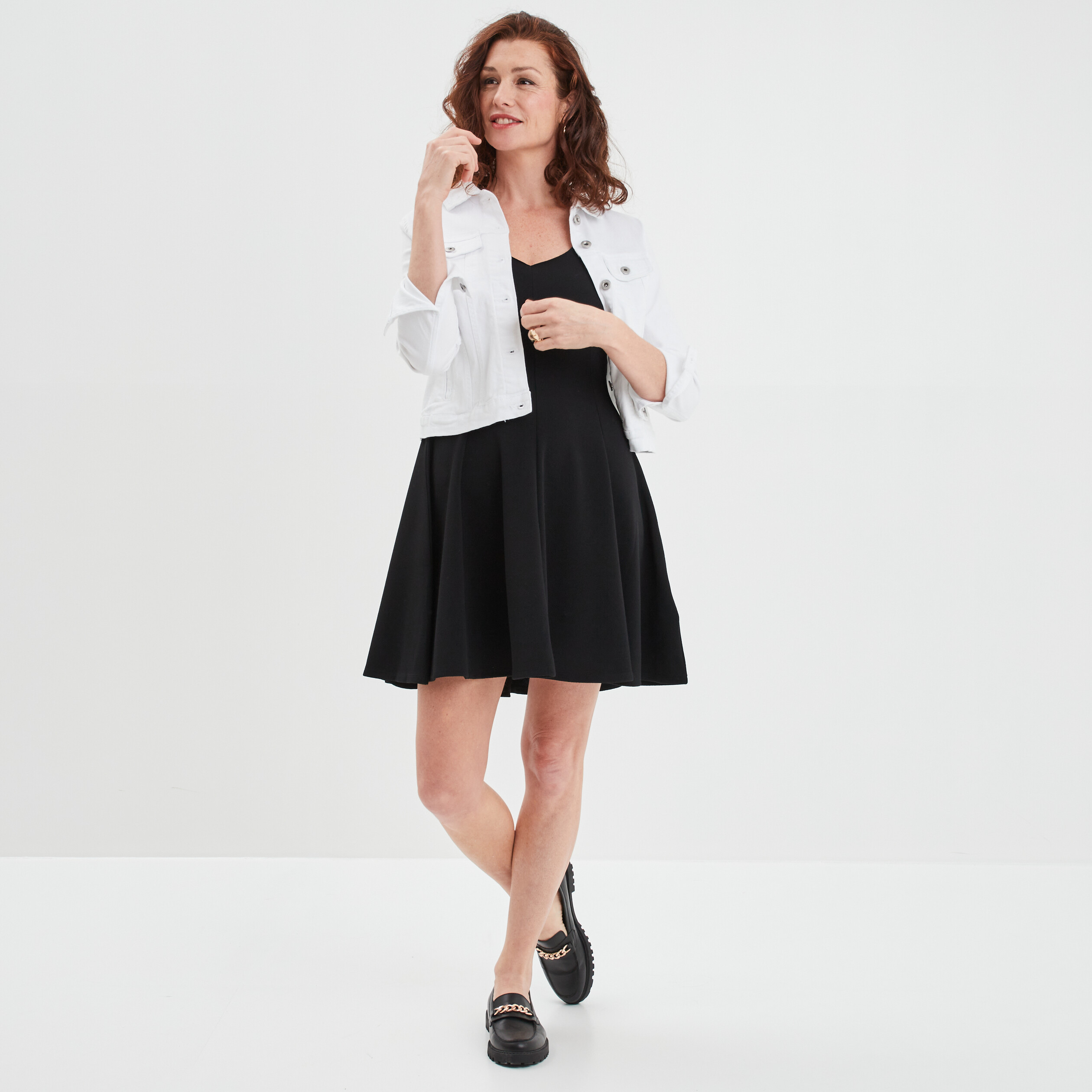 Robe patineuse courte avec col en V noir femme | La Halle
