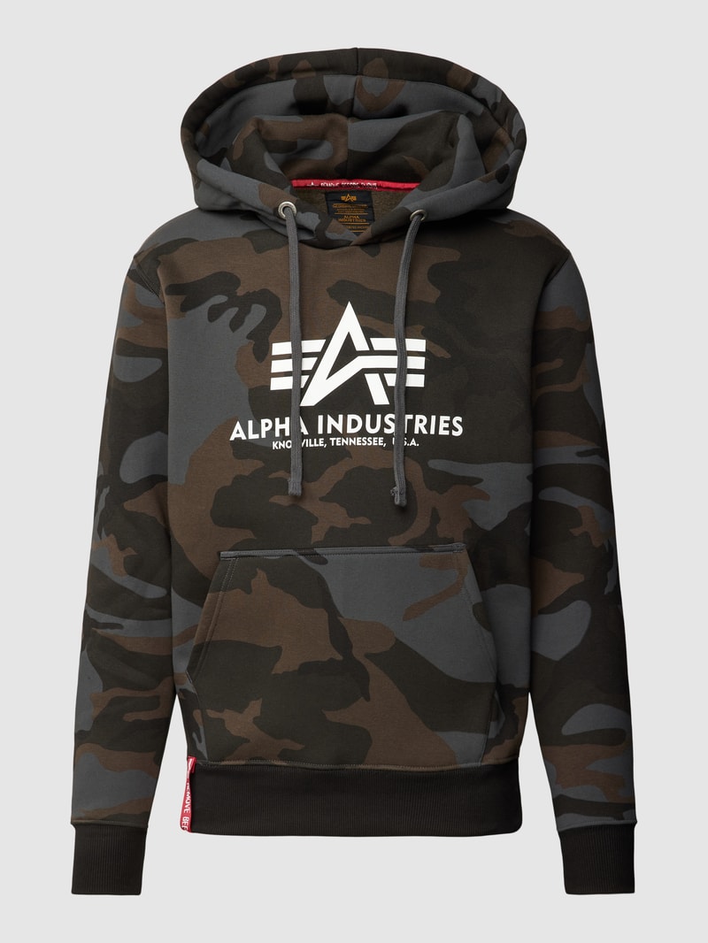 Hoodie mit Camouflage-Muster Modell 'BASIC' in schwarz
