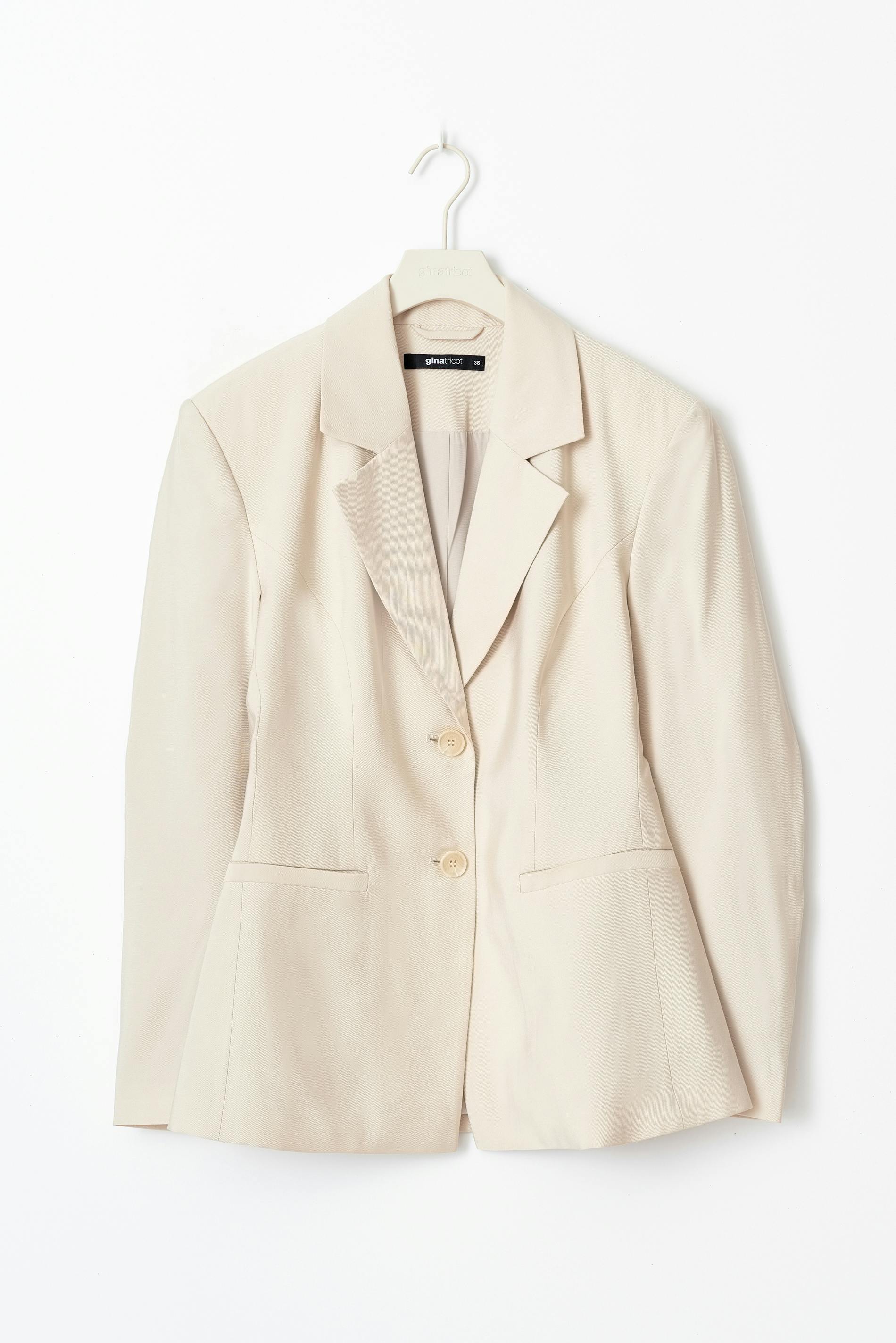 Shaped blazer